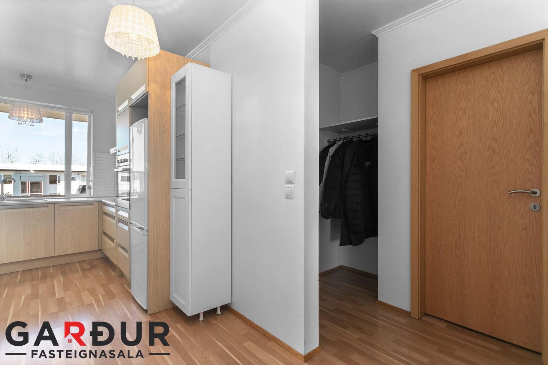 Safamýri 42, 108 Reykjavík