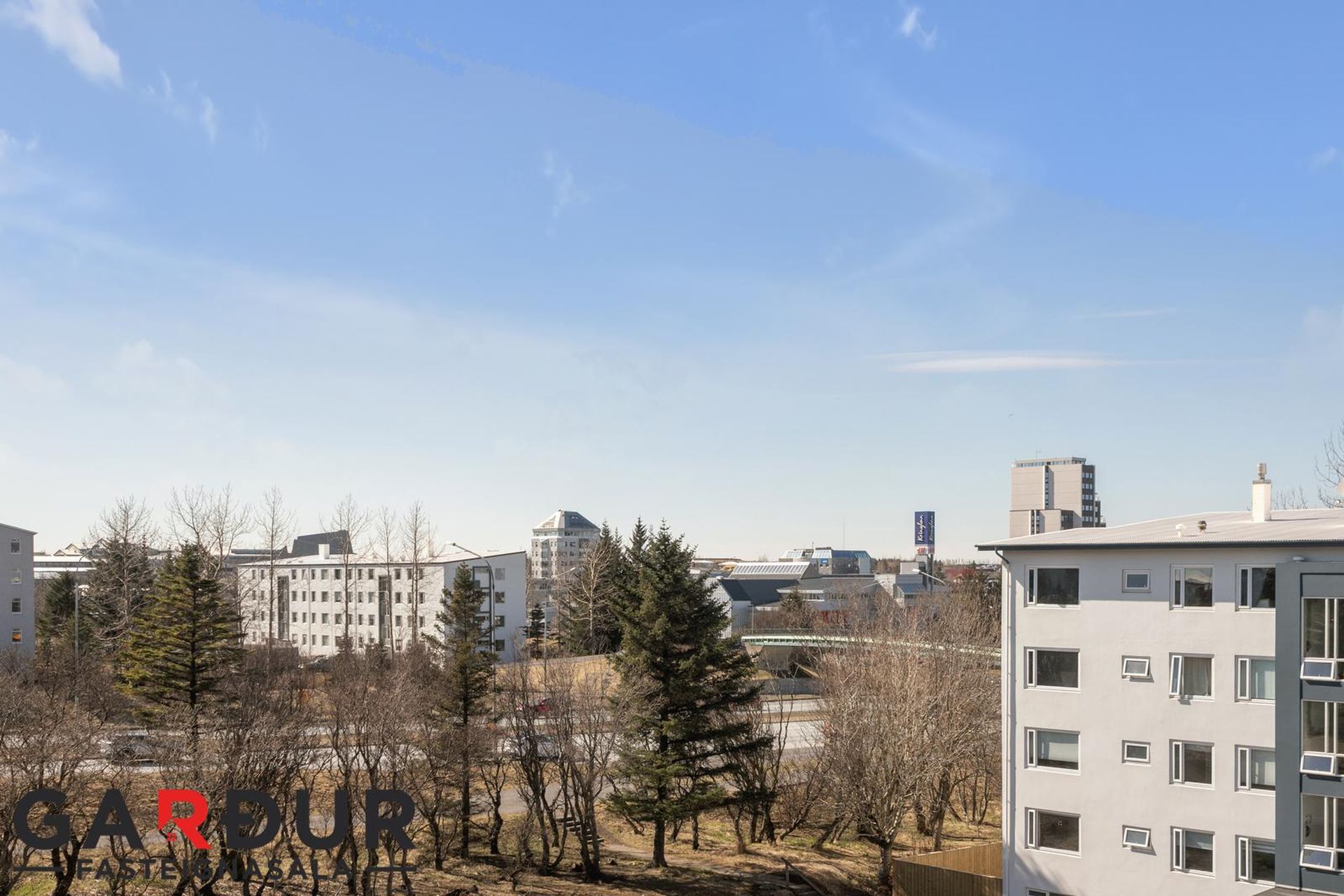 Safamýri 42, 108 Reykjavík