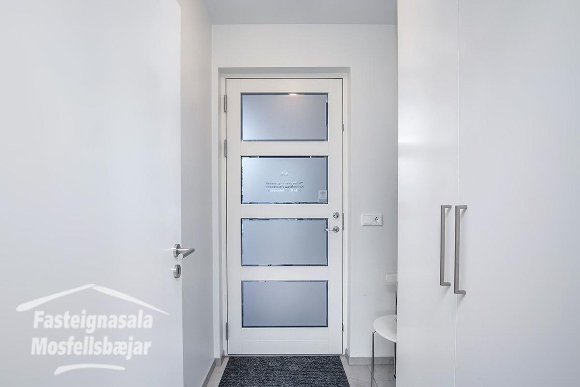 Vefarastræti 19, 270 Mosfellsbær