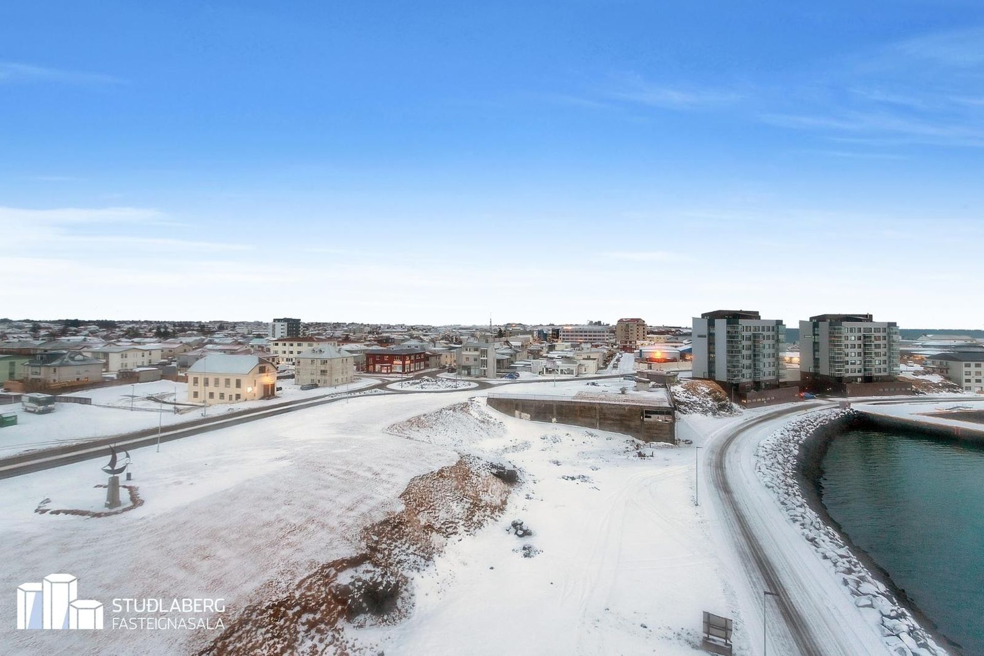 Pósthússtræti 1, 230 Reykjanesbær