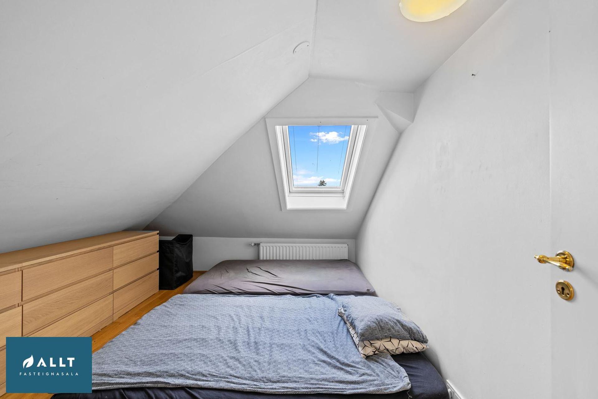 Hellisgata 18, 220 Hafnarfjörður