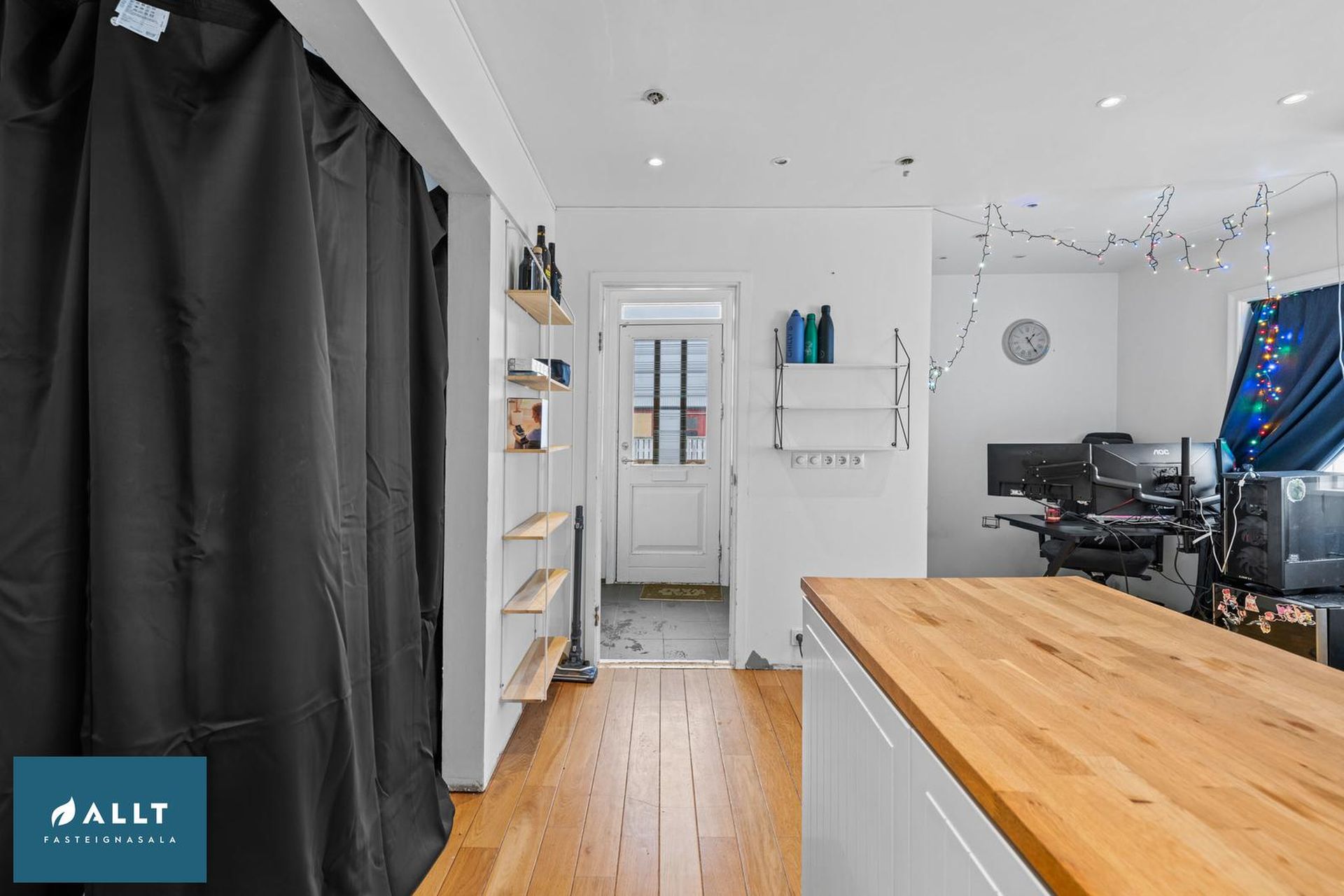 Hellisgata 18, 220 Hafnarfjörður