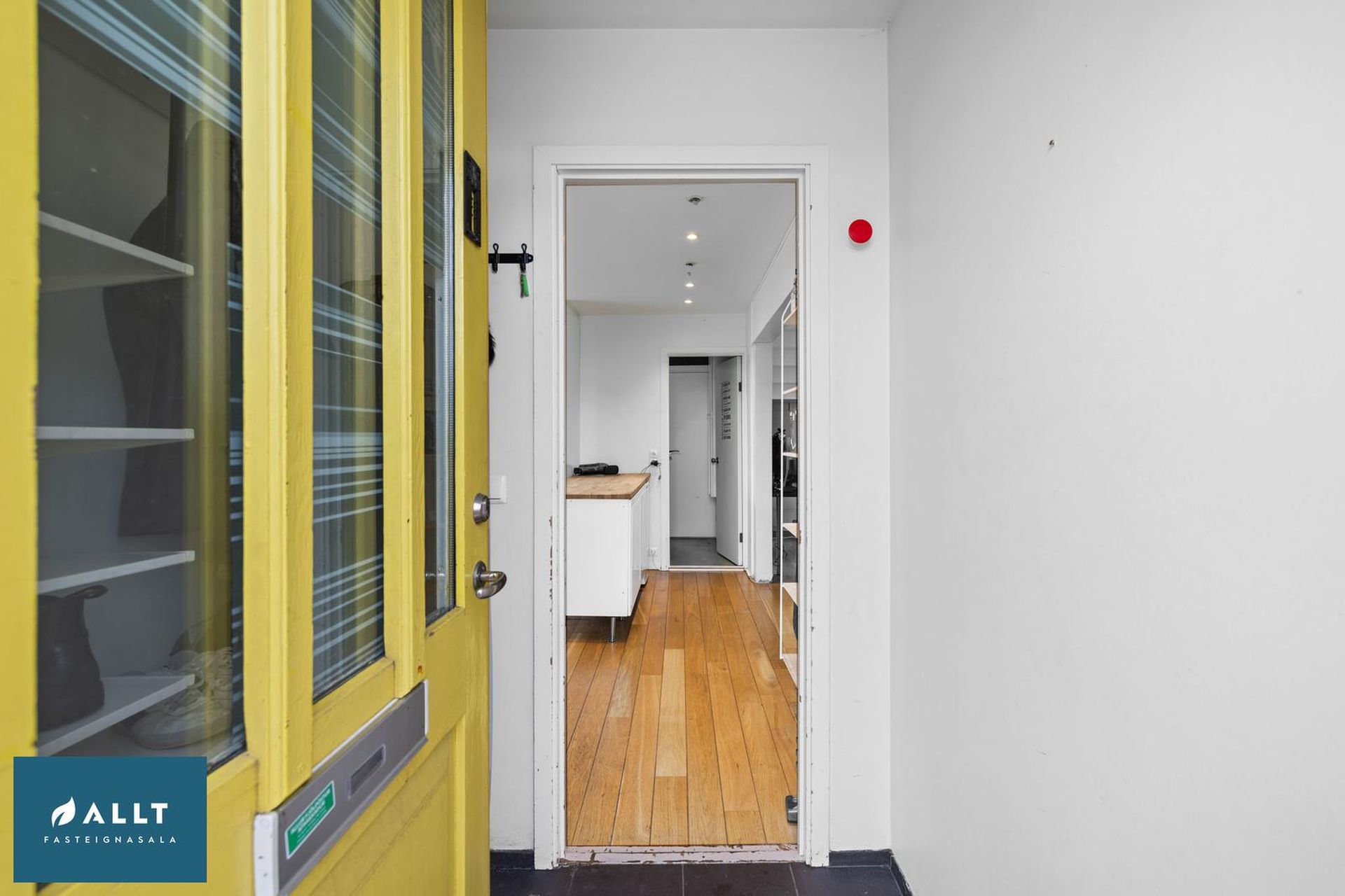 Hellisgata 18, 220 Hafnarfjörður