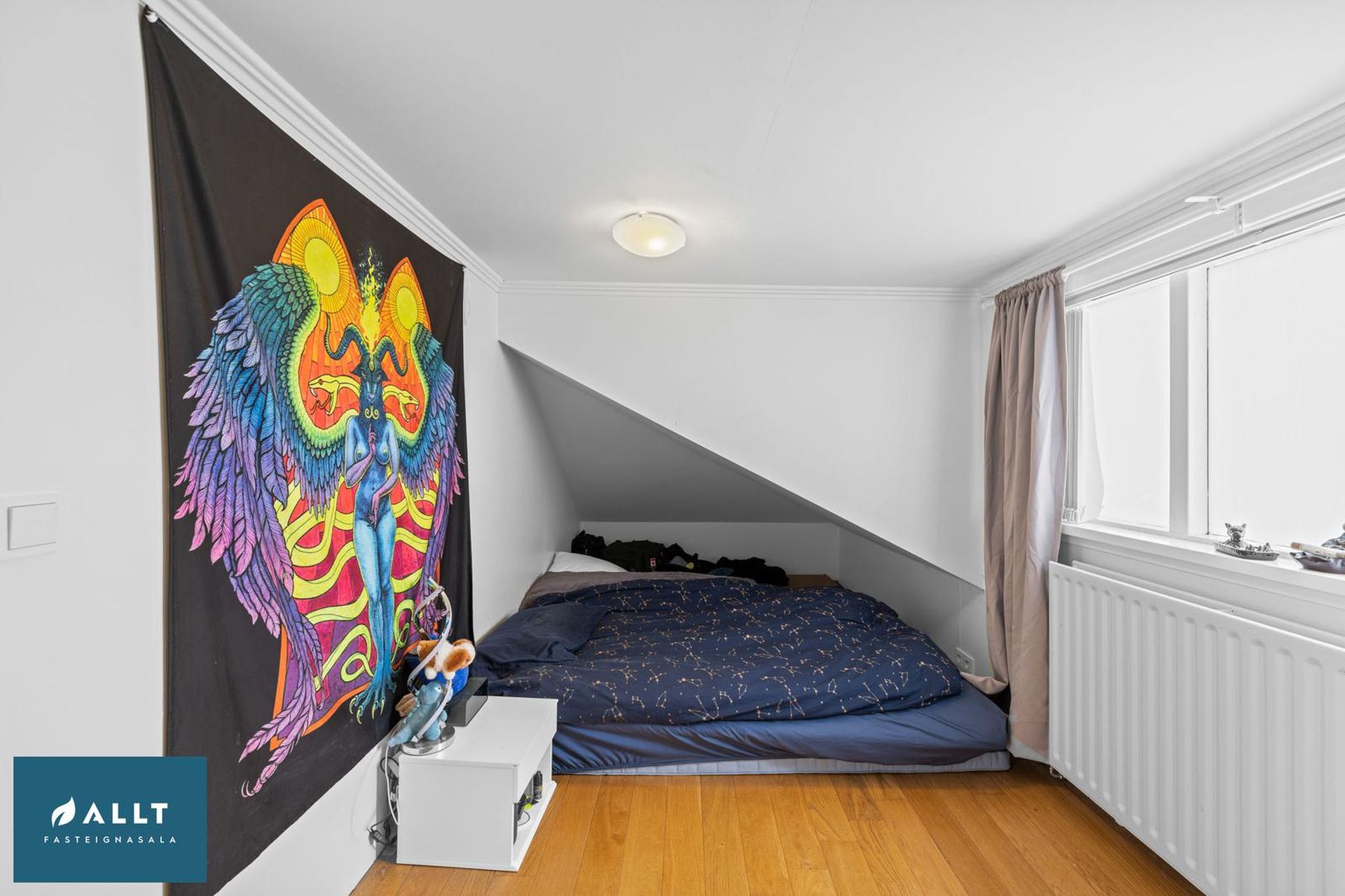 Hellisgata 18, 220 Hafnarfjörður