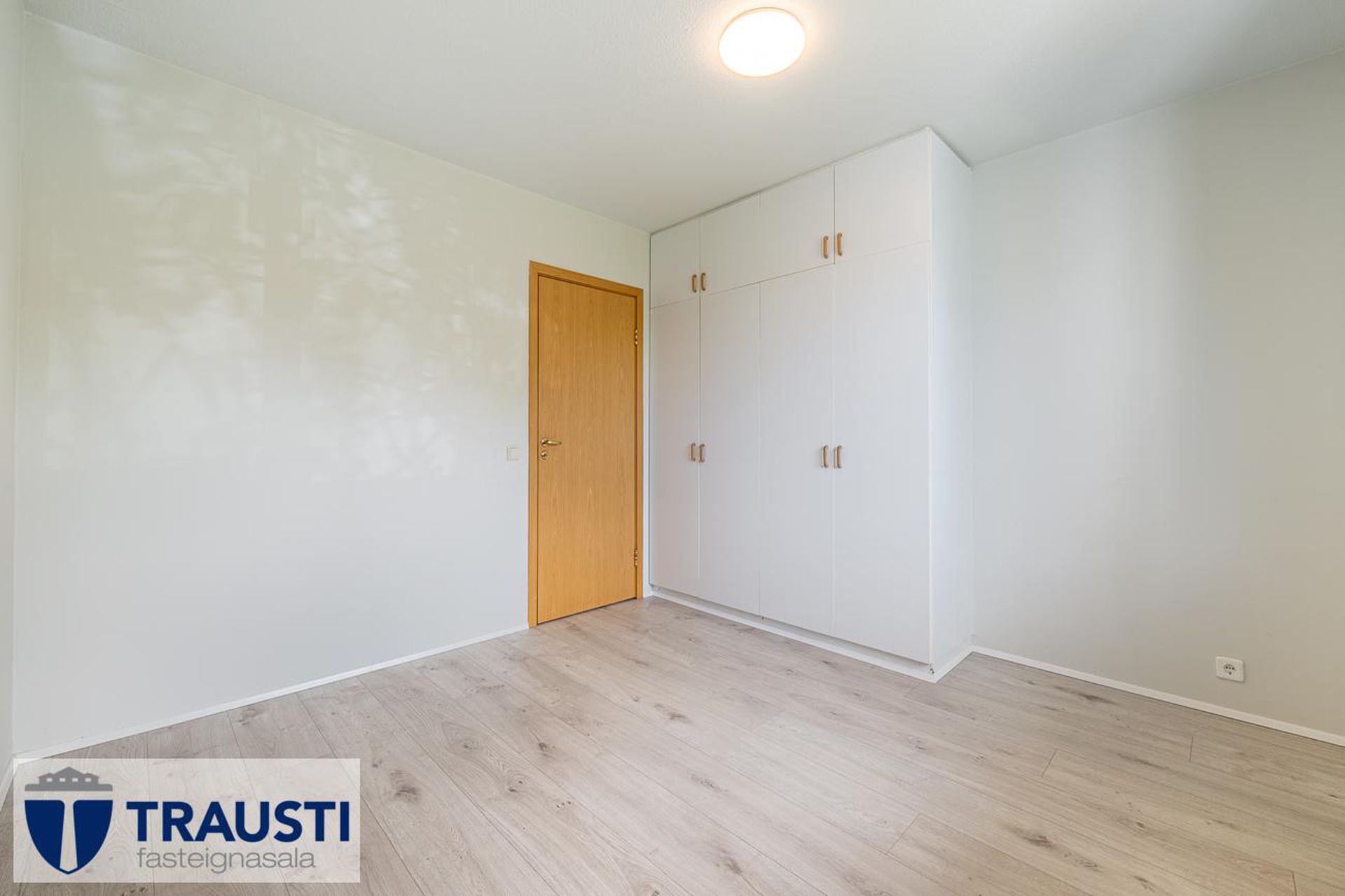 Vallarás 3, 110 Reykjavík