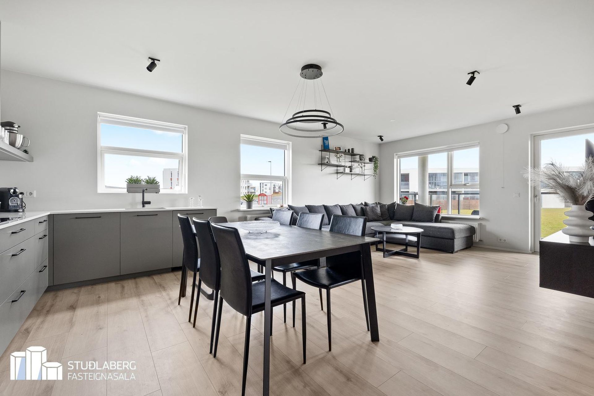 Aspardalur 1, 260 Reykjanesbær