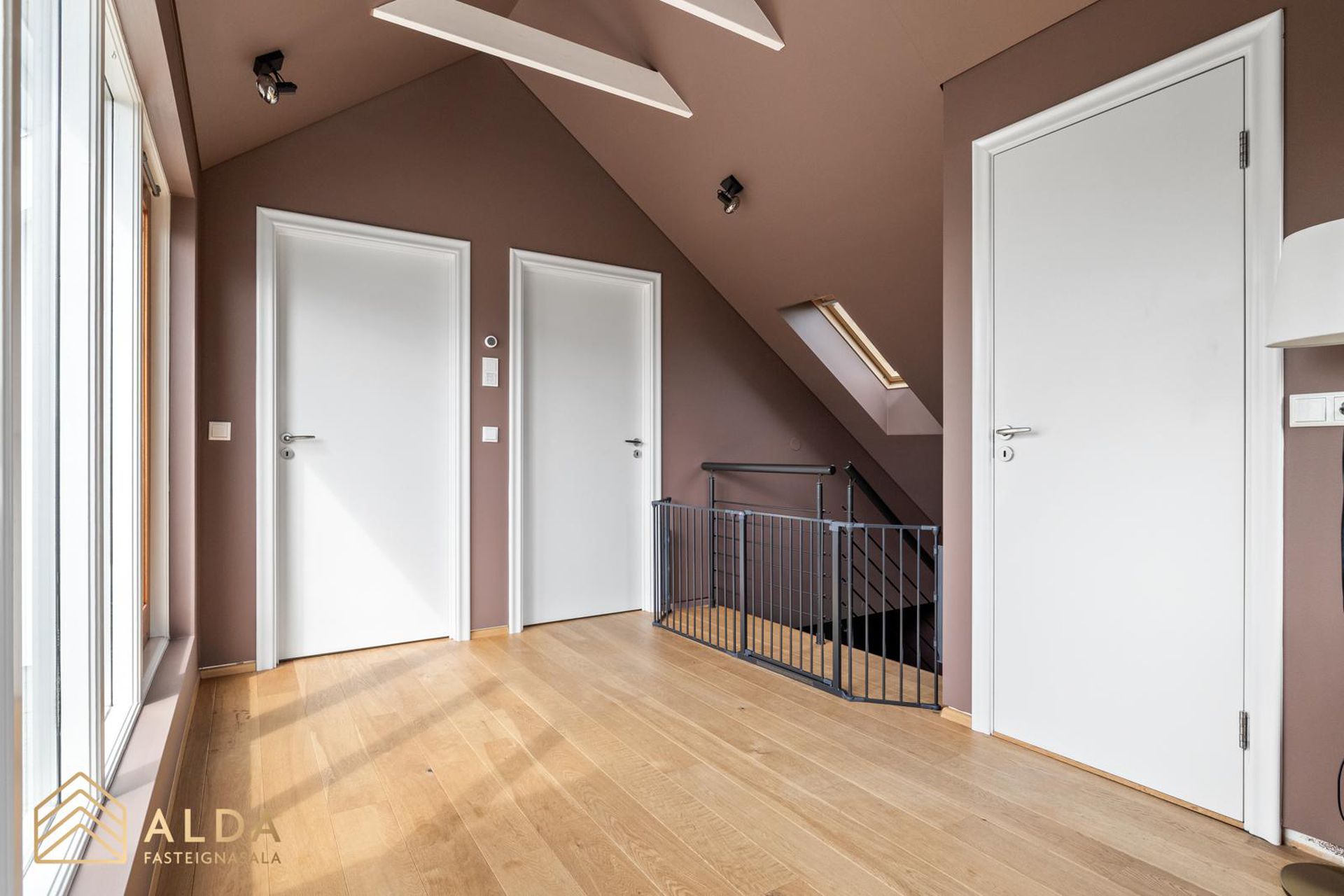 Hólmgarður 51, 108 Reykjavík
