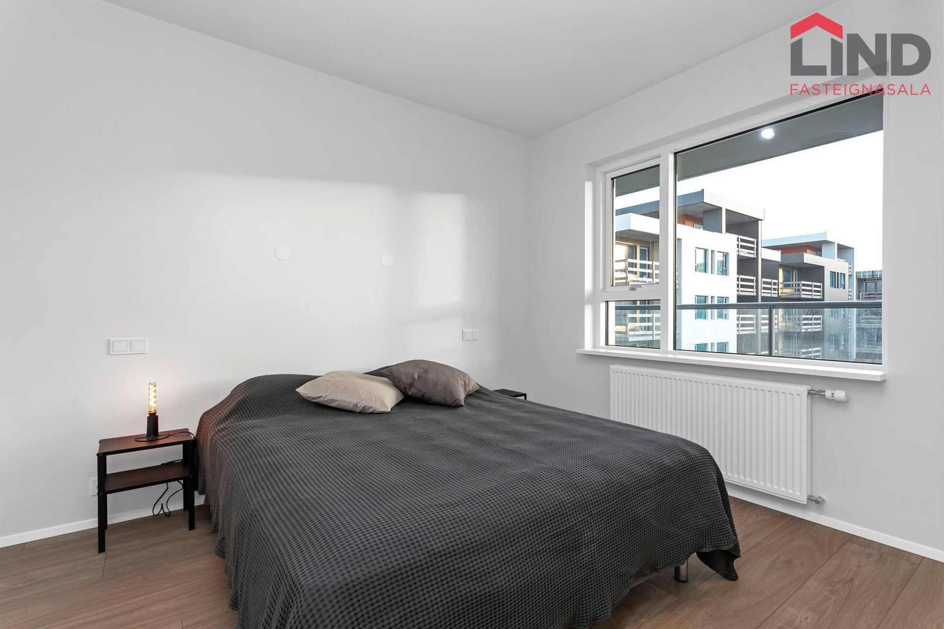 Smyrilshlíð 12, 102 Reykjavík