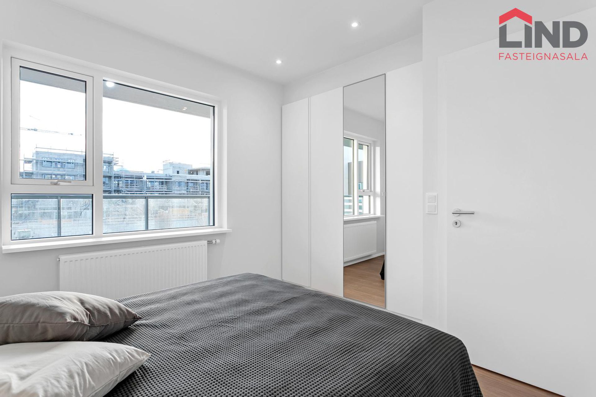 Smyrilshlíð 12, 102 Reykjavík