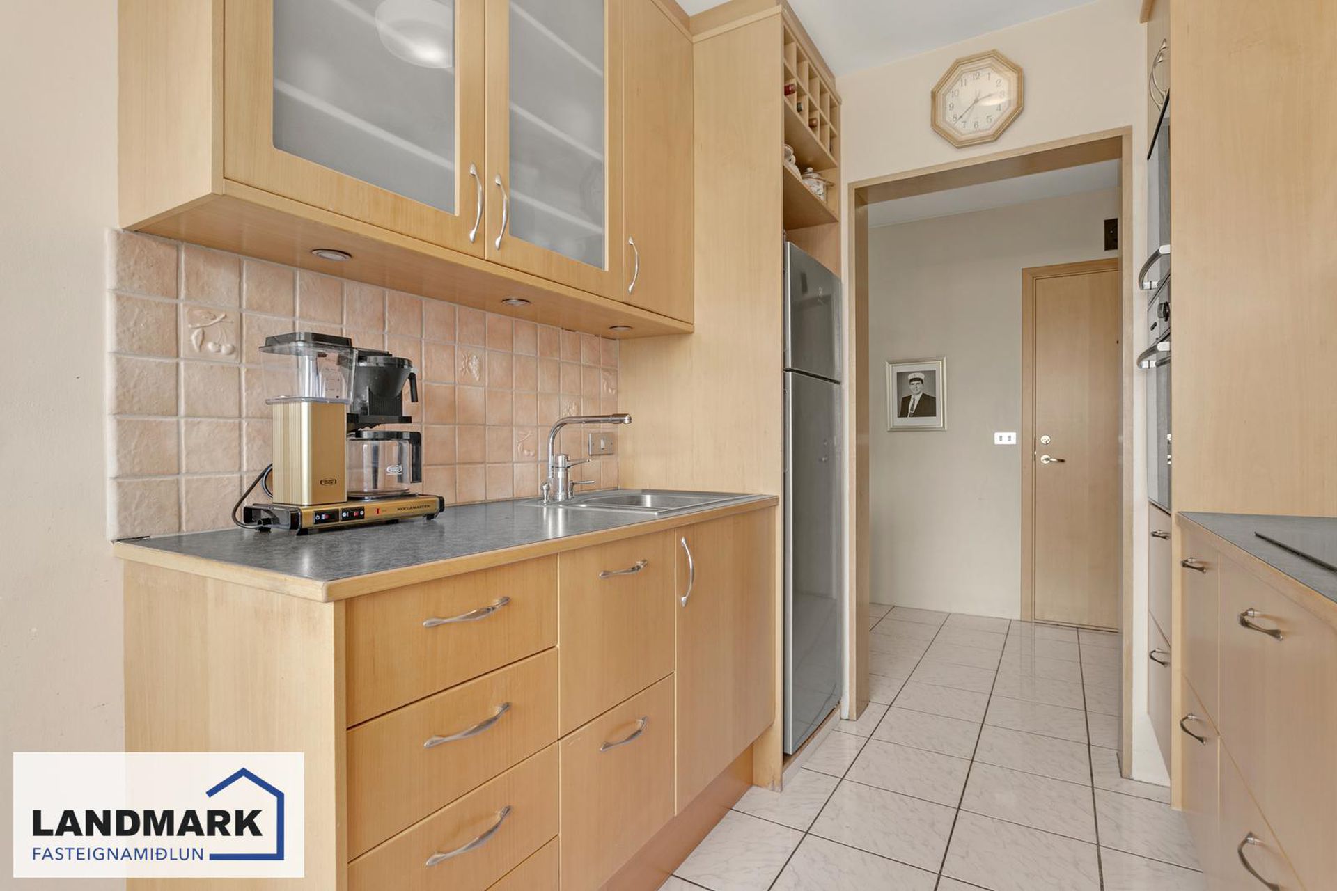 Hrafnhólar 6 6-8 - 0404, 111 Reykjavík