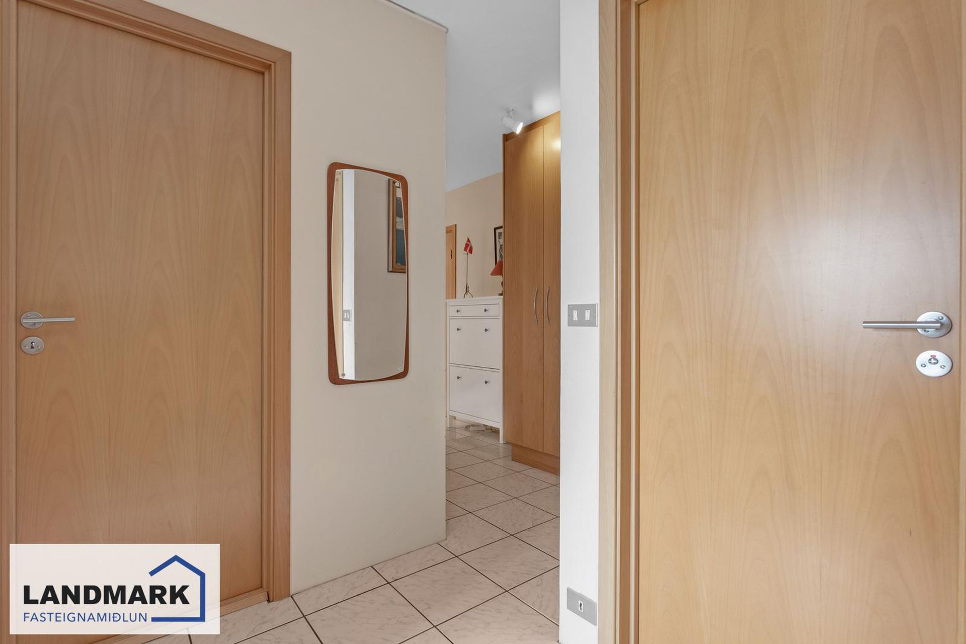 Hrafnhólar 6 6-8 - 0404, 111 Reykjavík