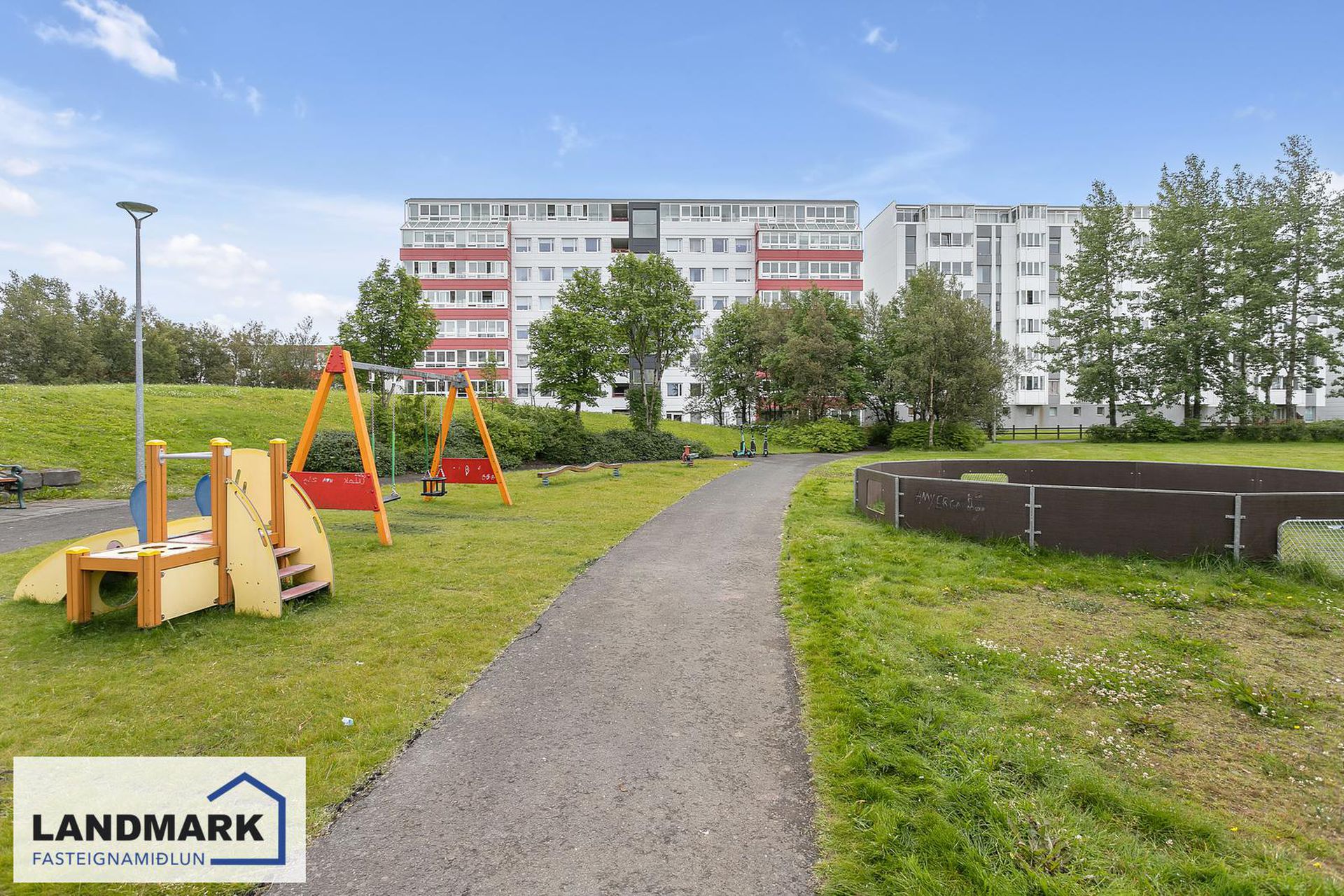 Hrafnhólar 6 6-8 - 0404, 111 Reykjavík