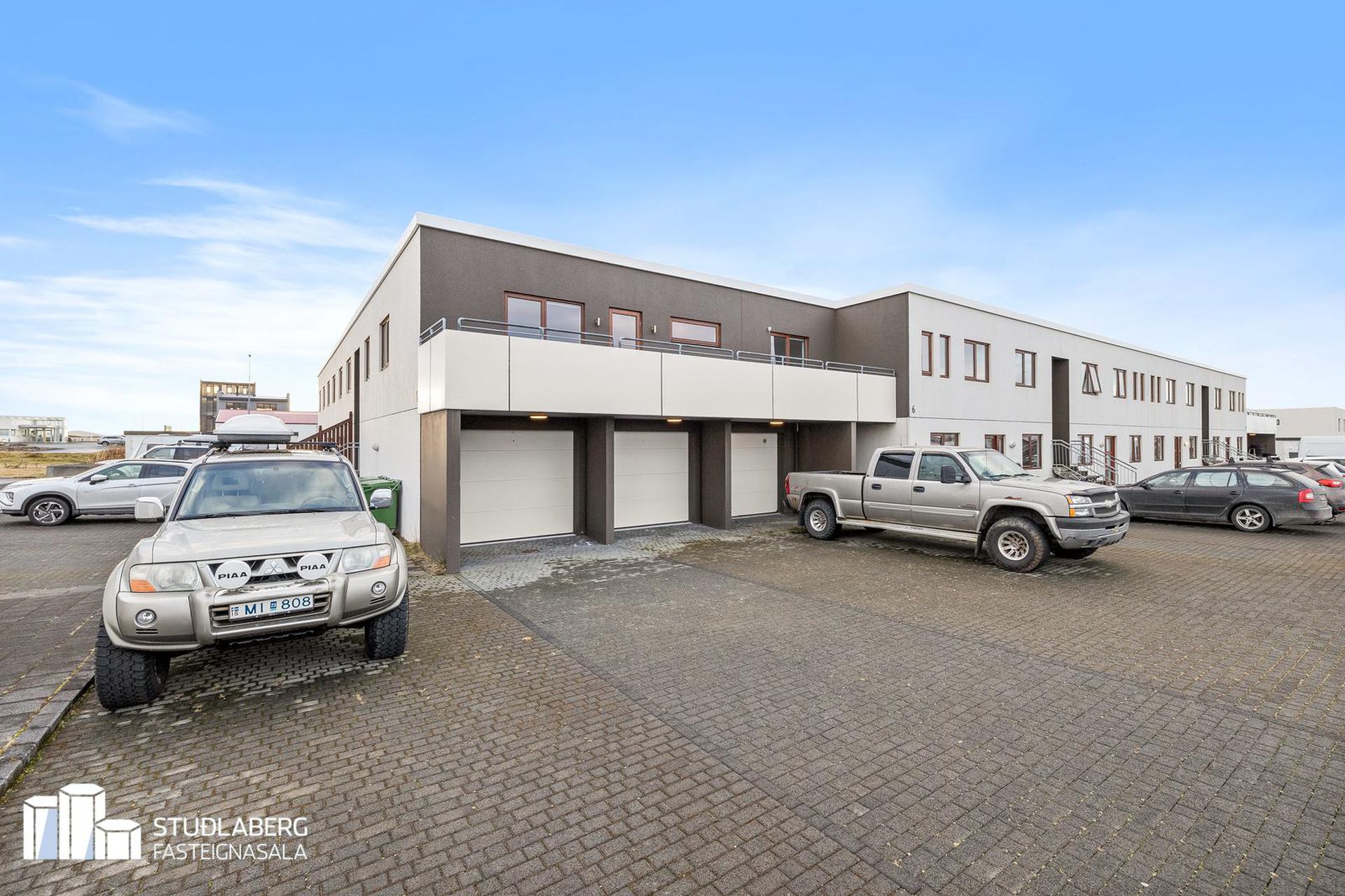 Tjarnabakki 6, 260 Reykjanesbær