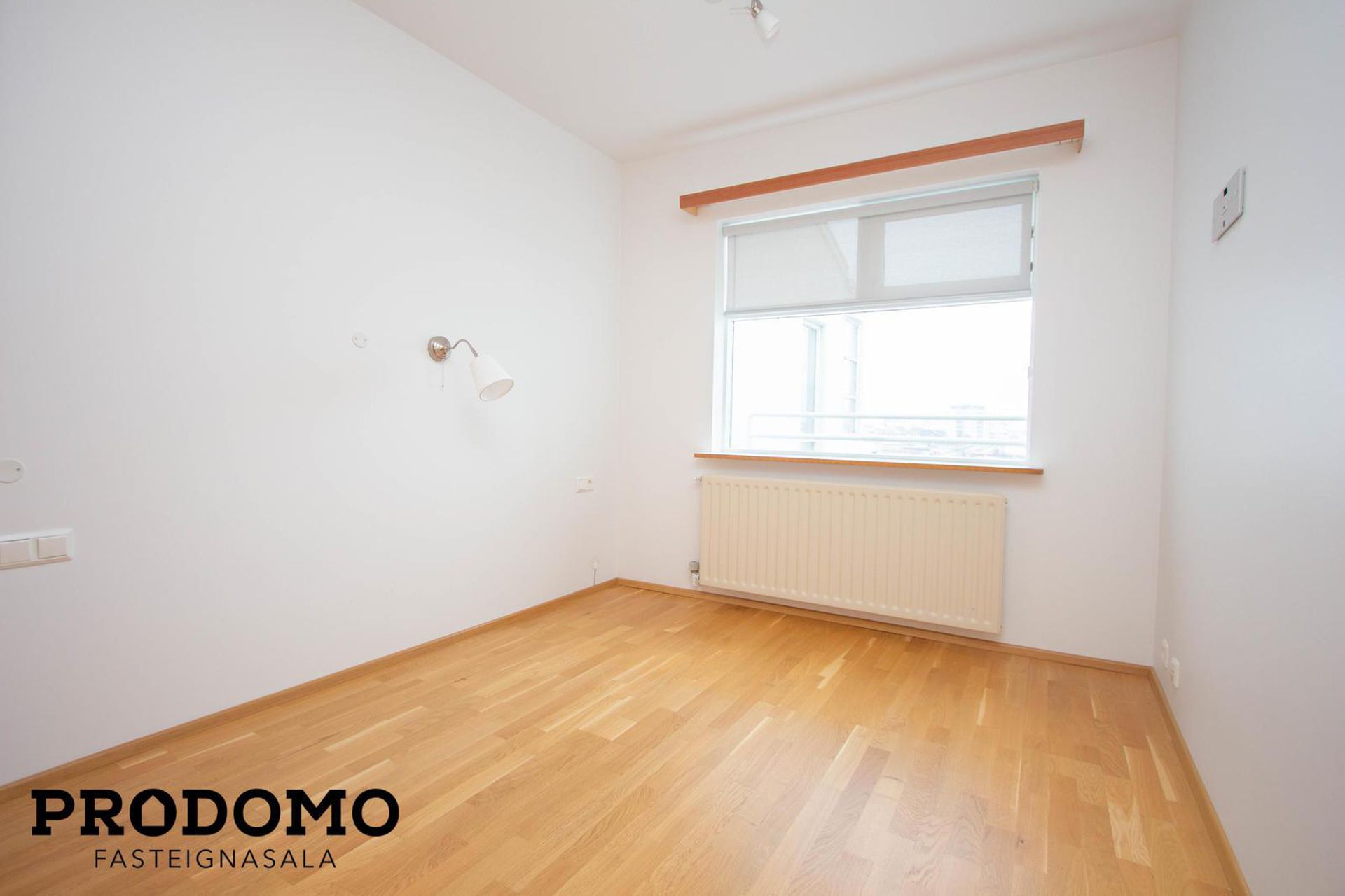 Kirkjuvegur 1, 230 Reykjanesbær