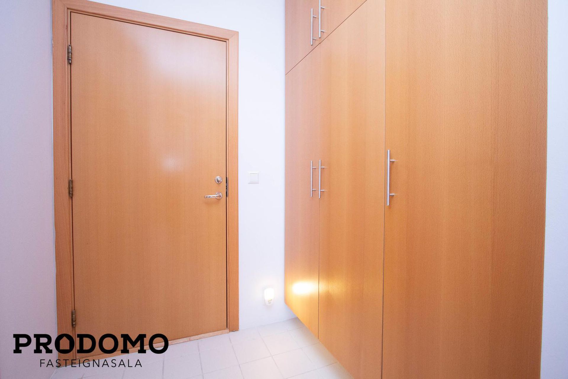 Kirkjuvegur 1, 230 Reykjanesbær