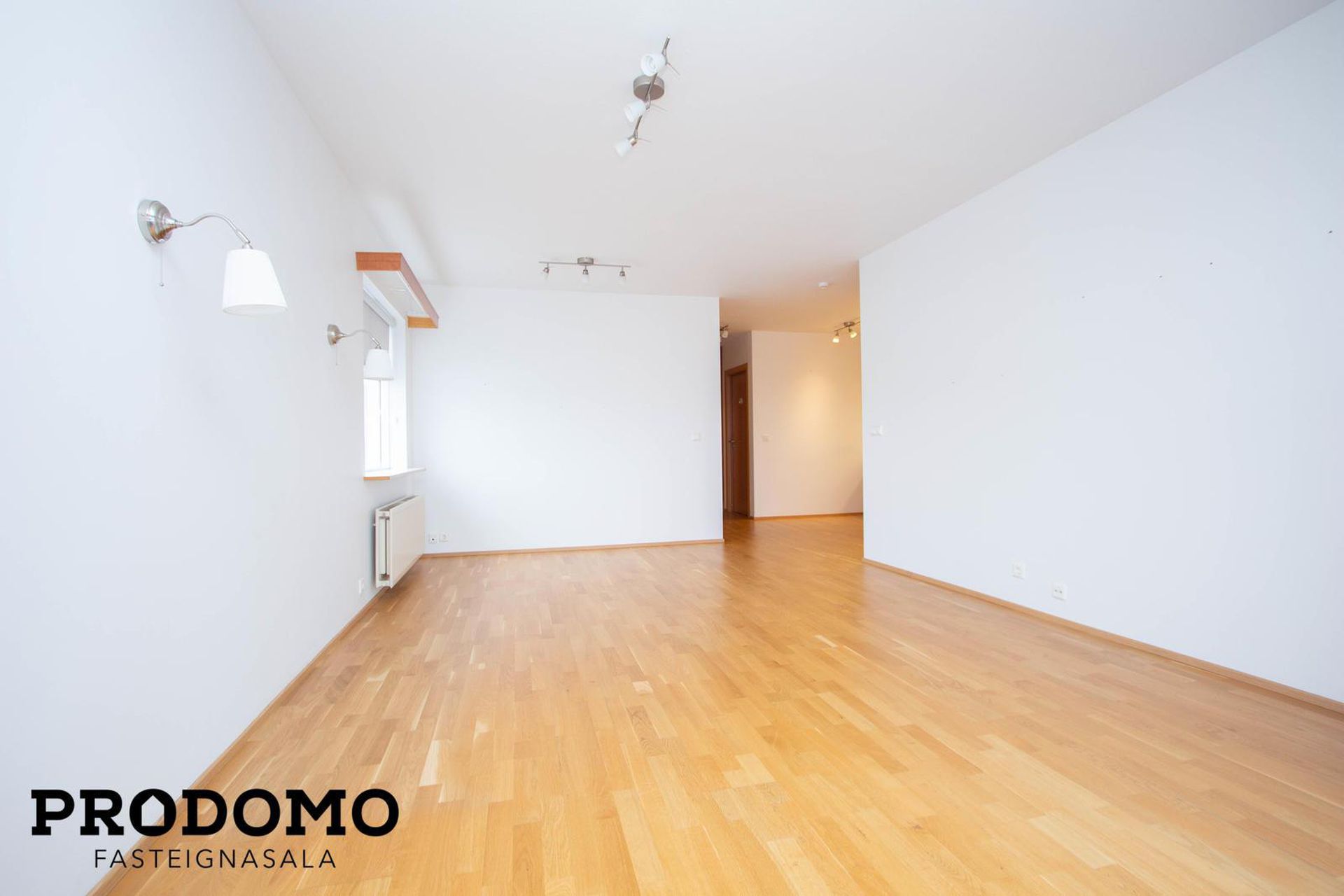 Kirkjuvegur 1, 230 Reykjanesbær