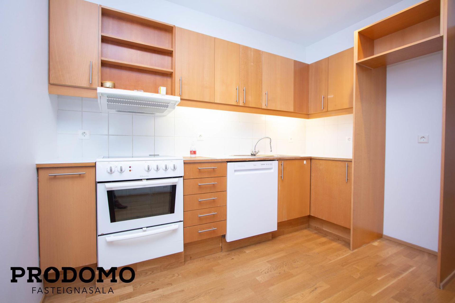 Kirkjuvegur 1, 230 Reykjanesbær