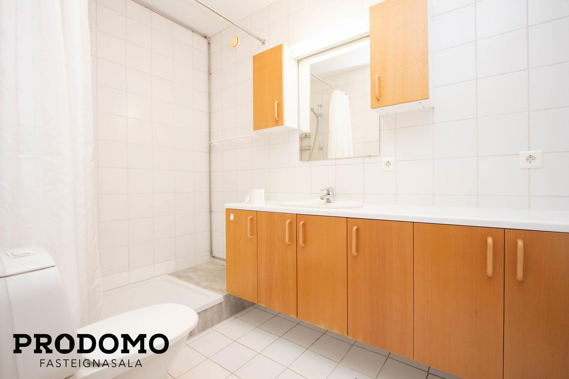 Kirkjuvegur 1, 230 Reykjanesbær