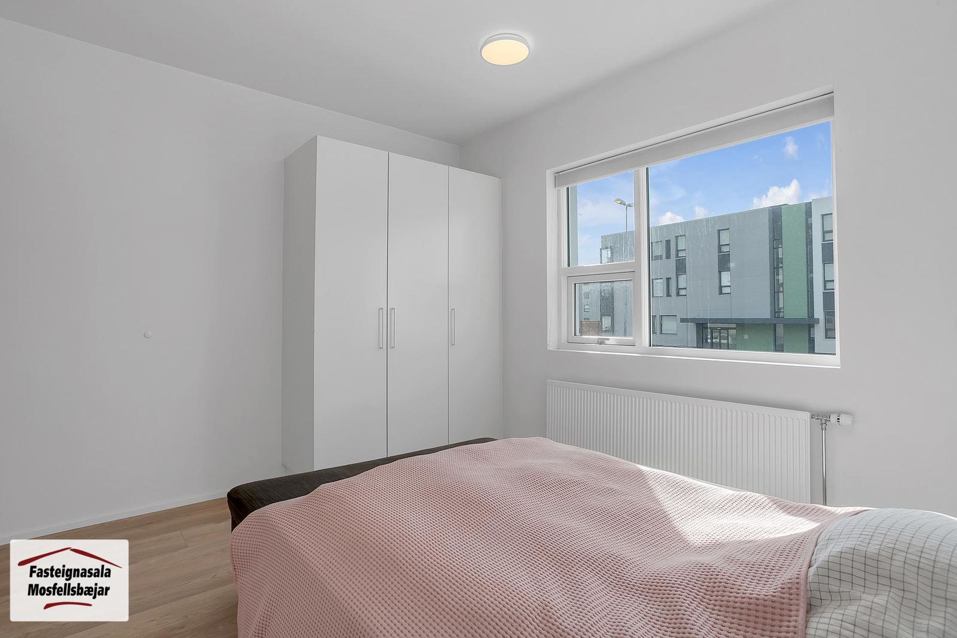 Vefarastræti 11, 270 Mosfellsbær