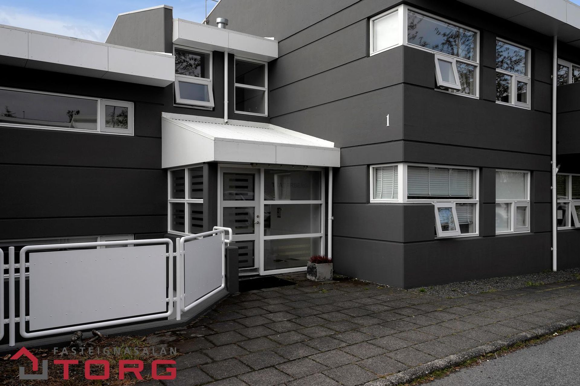Traðarberg 1, 221 Hafnarfjörður
