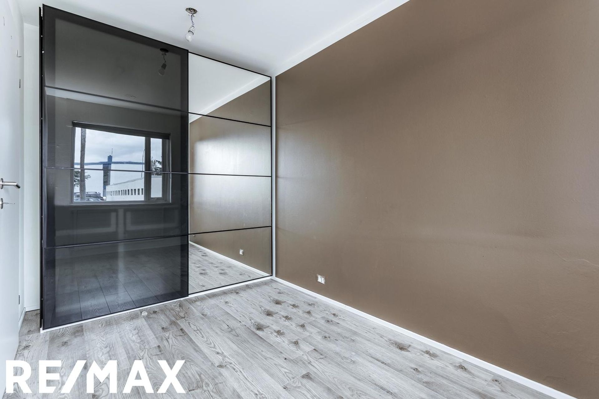 Hrafnhólar 6 6-8 - 0101, 111 Reykjavík