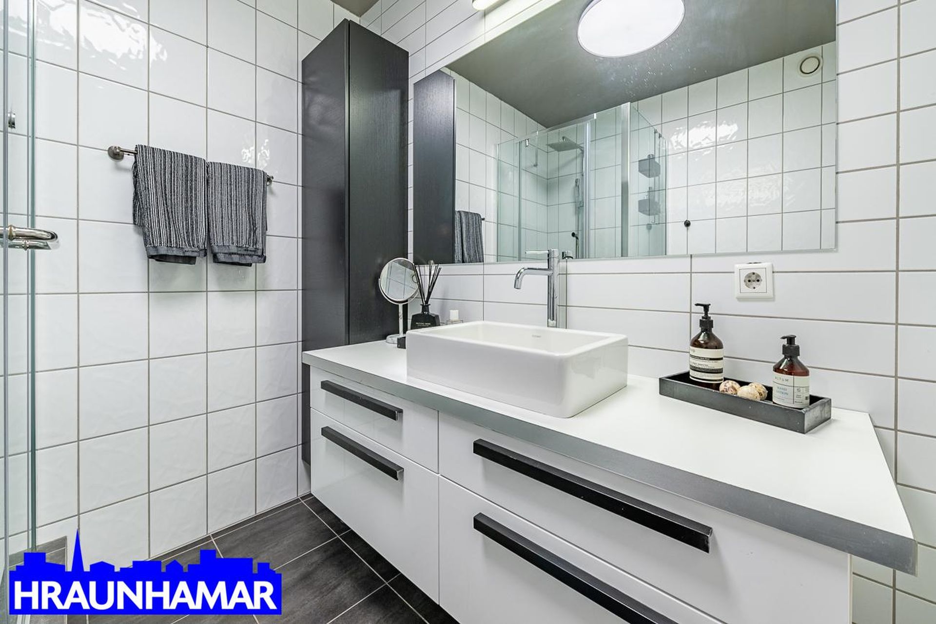 Lækjargata 28, 220 Hafnarfjörður