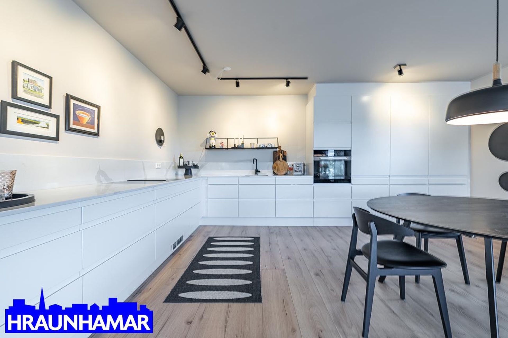 Lækjargata 28, 220 Hafnarfjörður