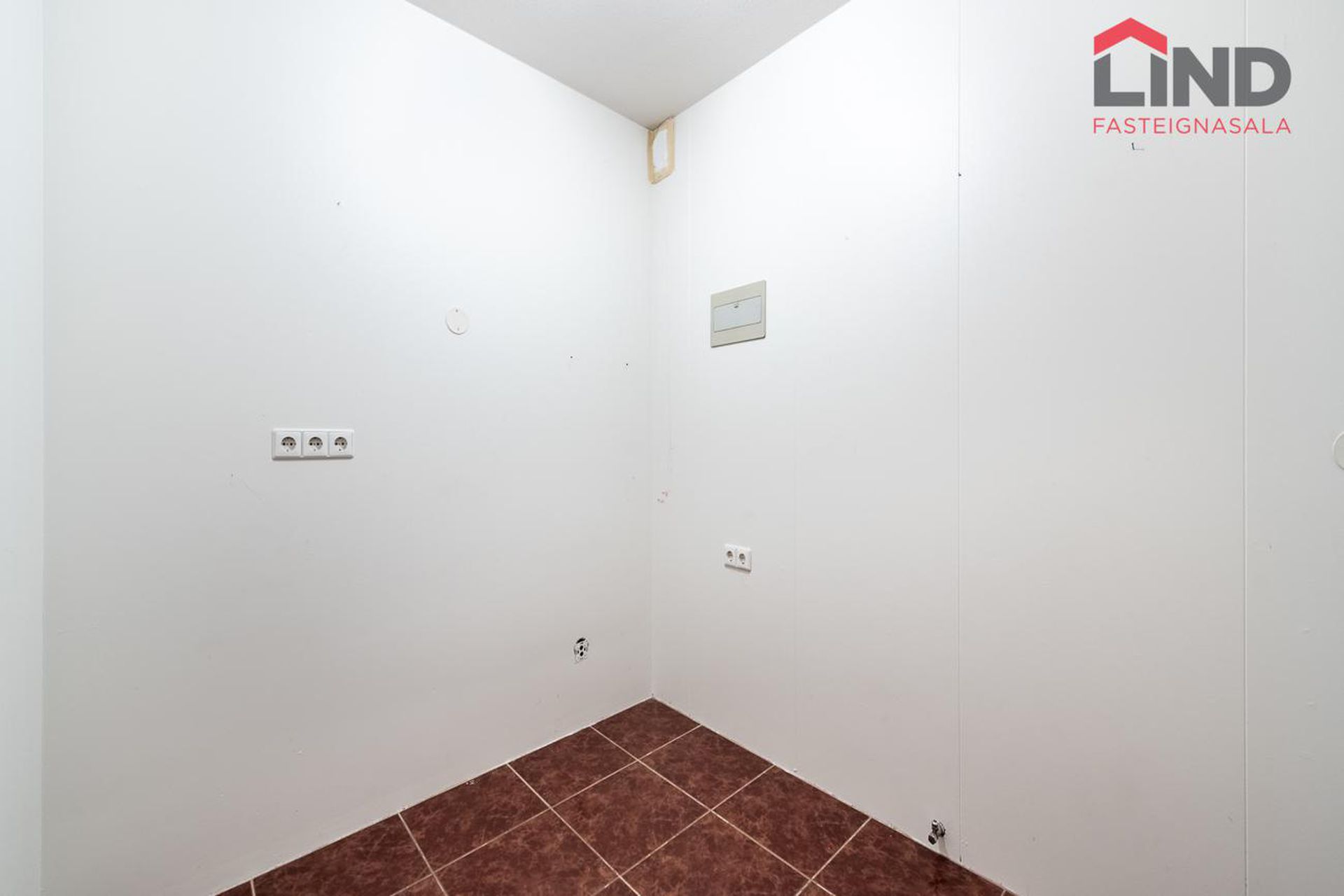 Sléttuvegur 17, 103 Reykjavík