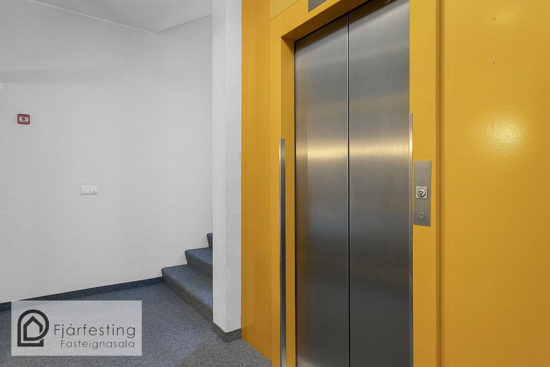 Hvassaleiti 56, 103 Reykjavík