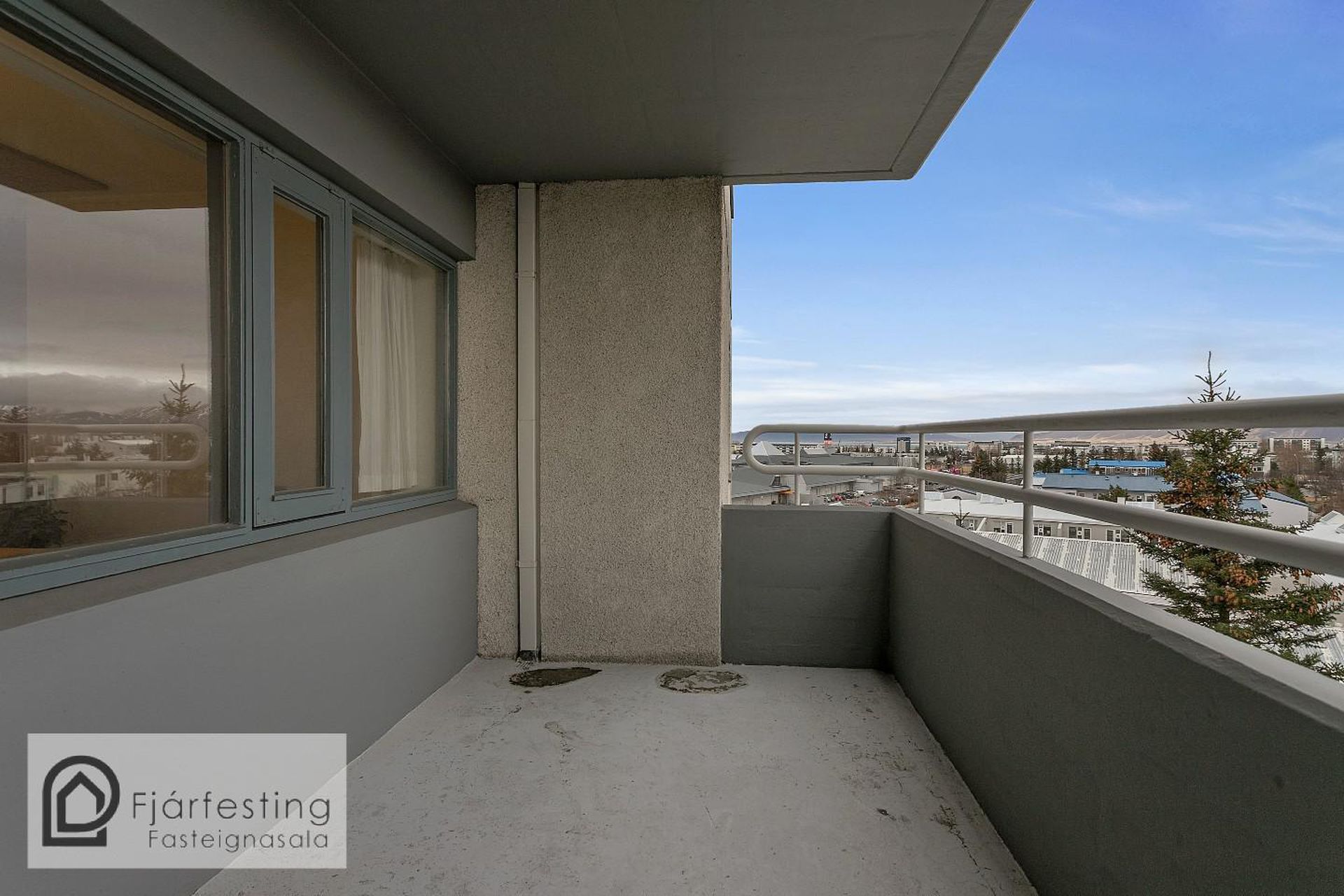 Hvassaleiti 56, 103 Reykjavík