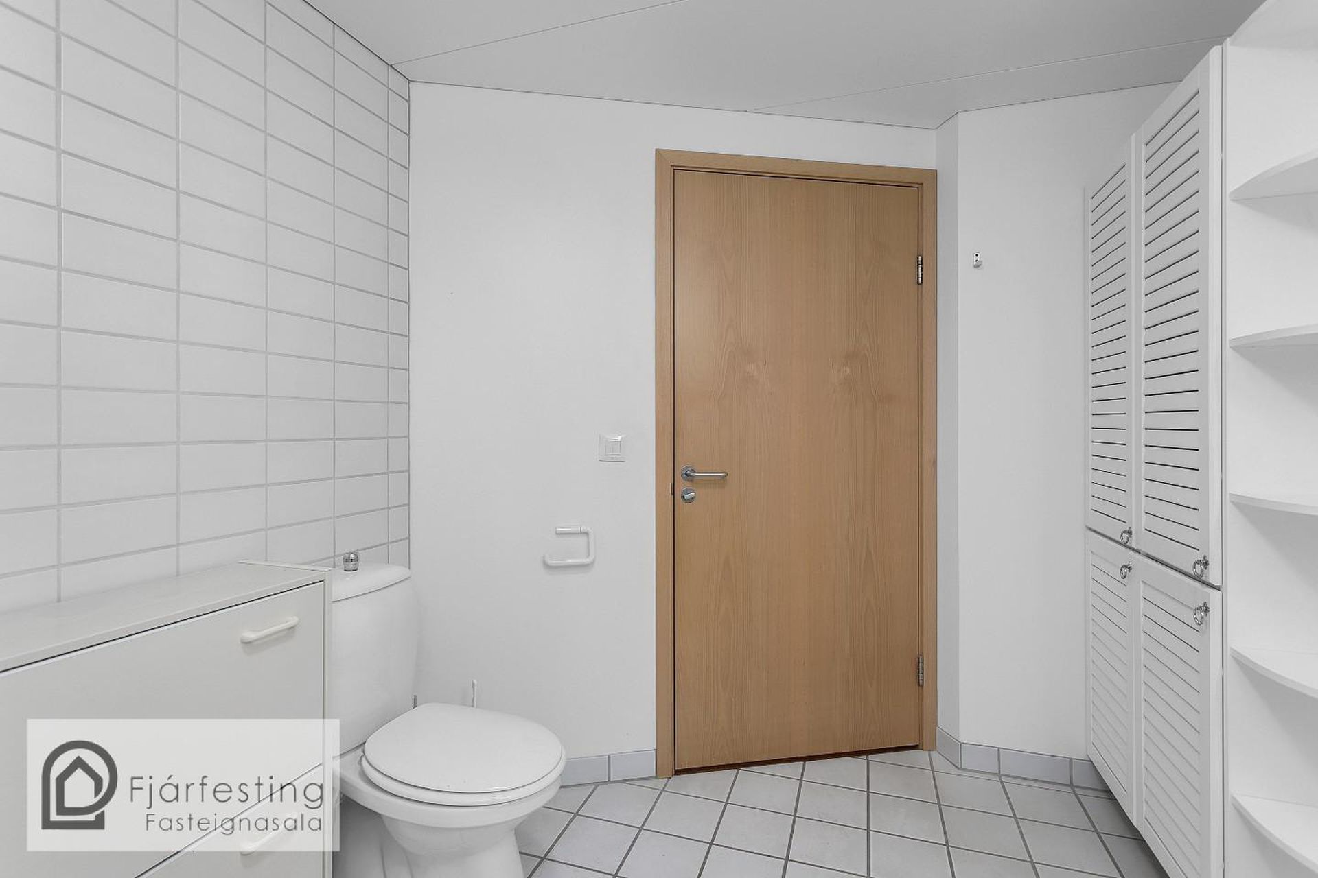 Hvassaleiti 56, 103 Reykjavík