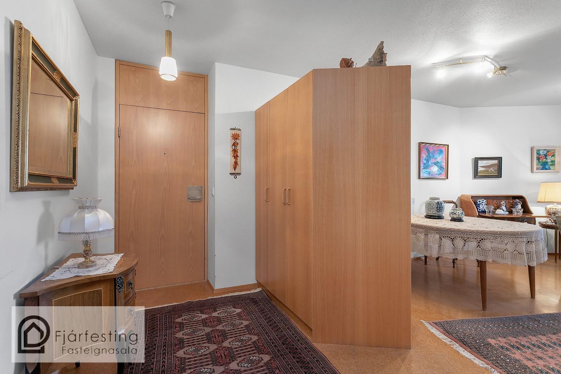 Hvassaleiti 56, 103 Reykjavík