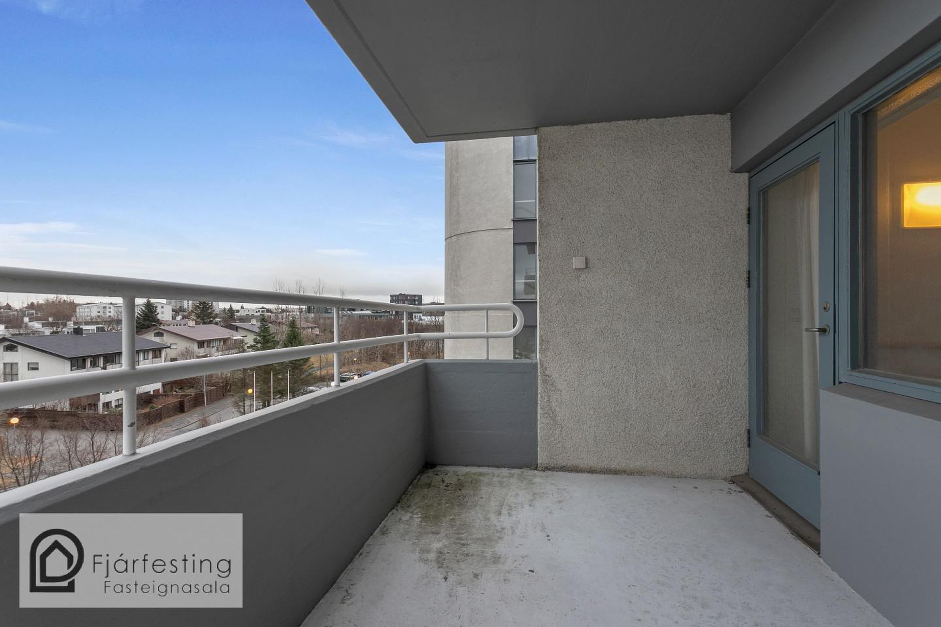 Hvassaleiti 56, 103 Reykjavík