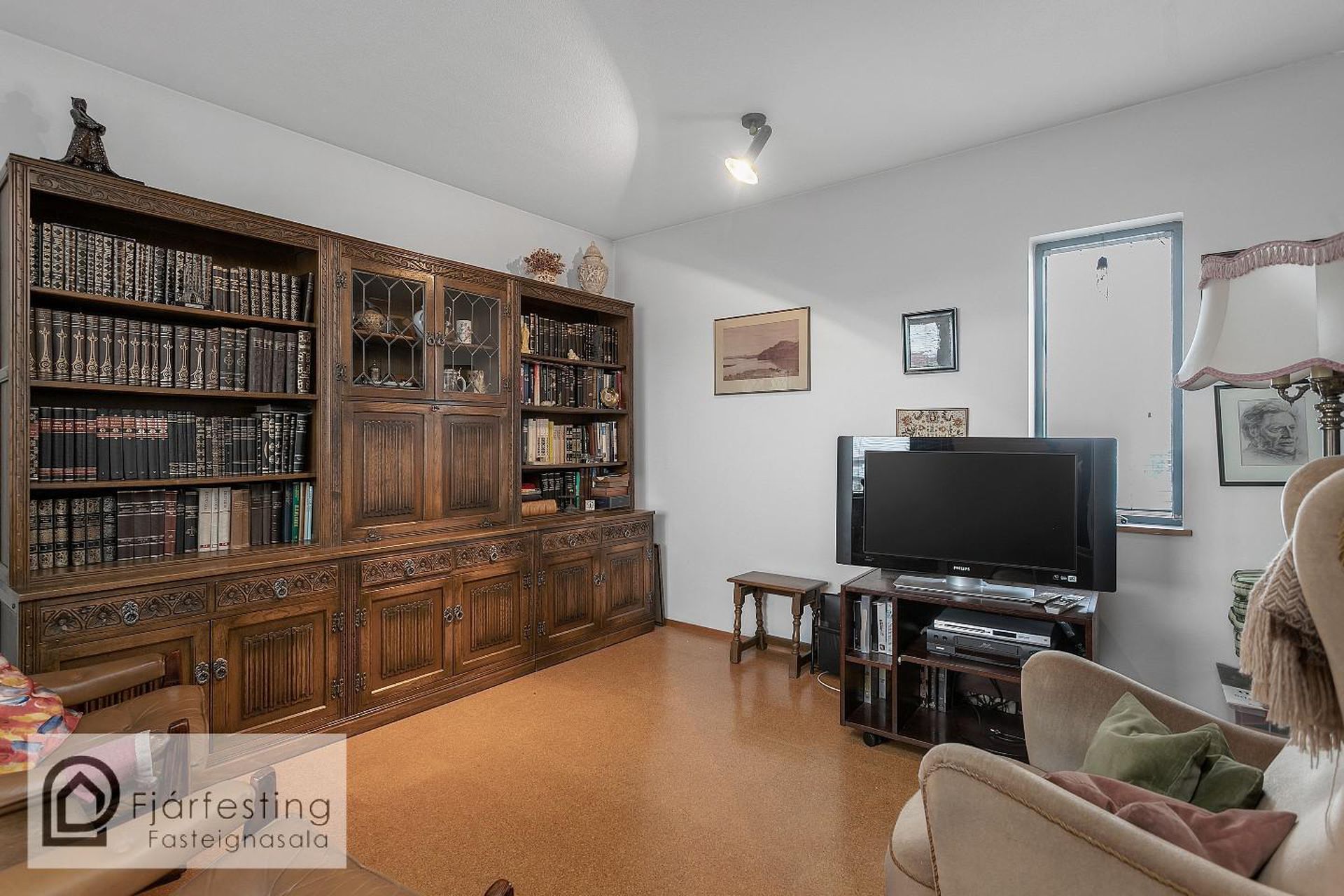 Hvassaleiti 56, 103 Reykjavík