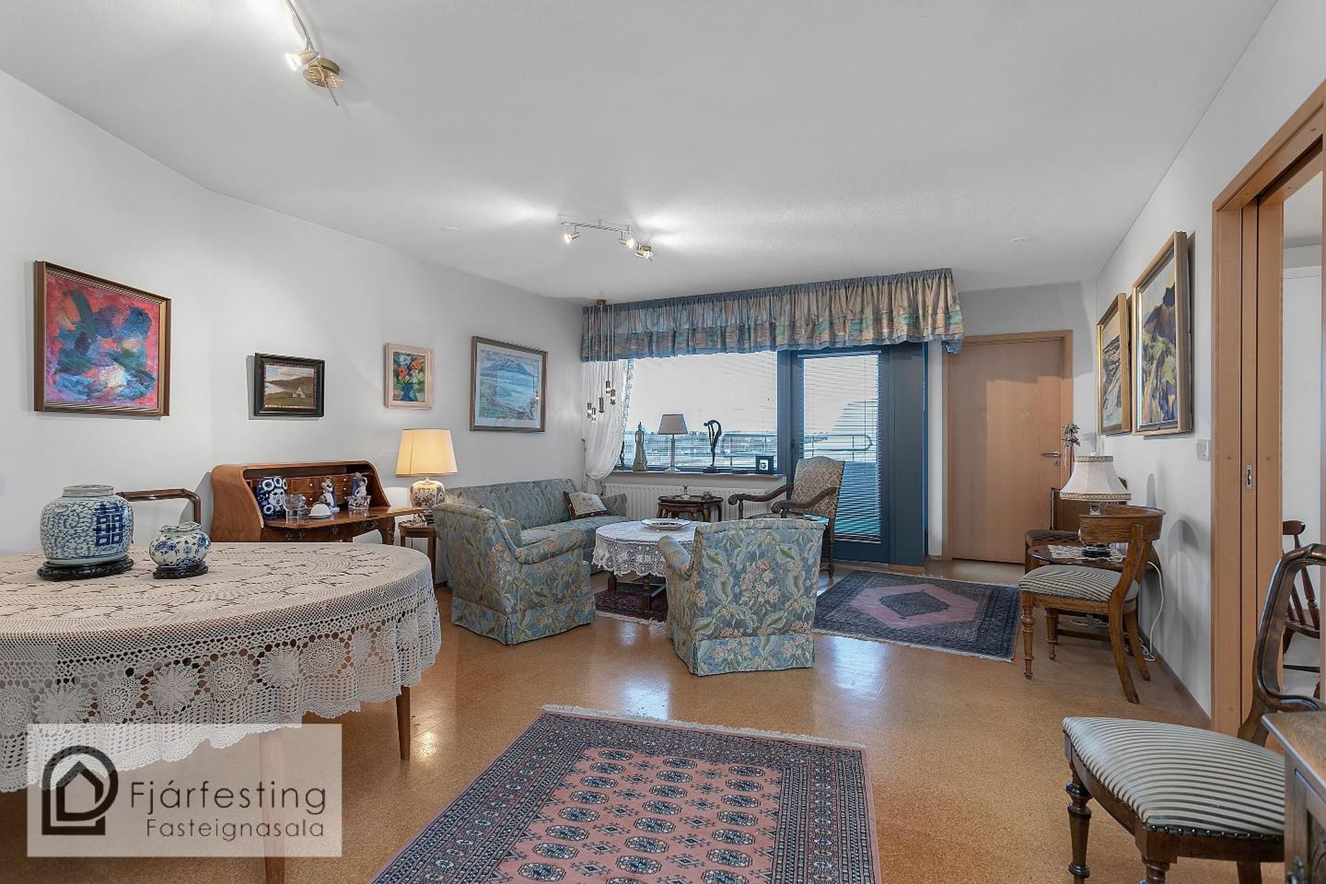 Hvassaleiti 56, 103 Reykjavík