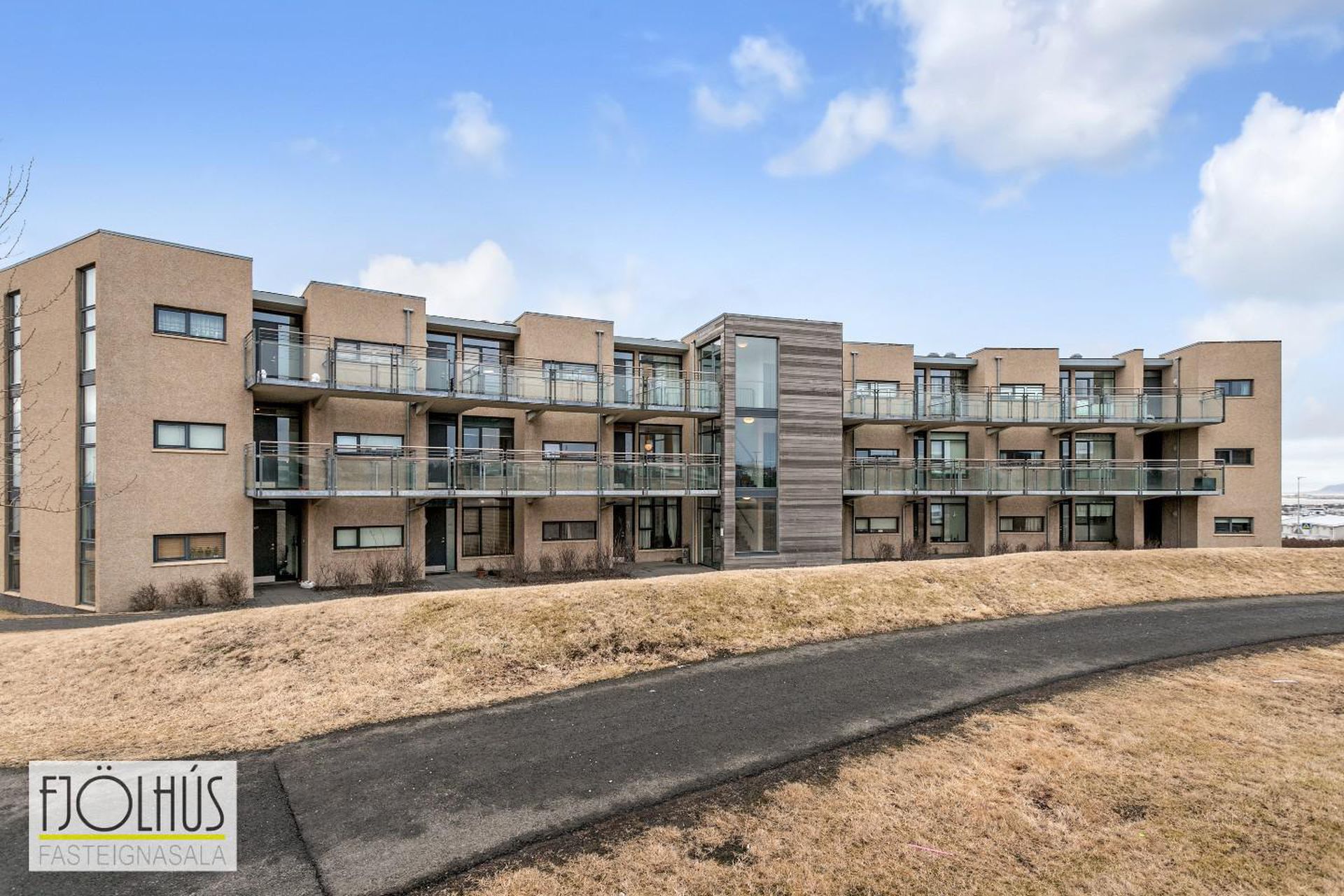 Erluás 2, 221 Hafnarfjörður