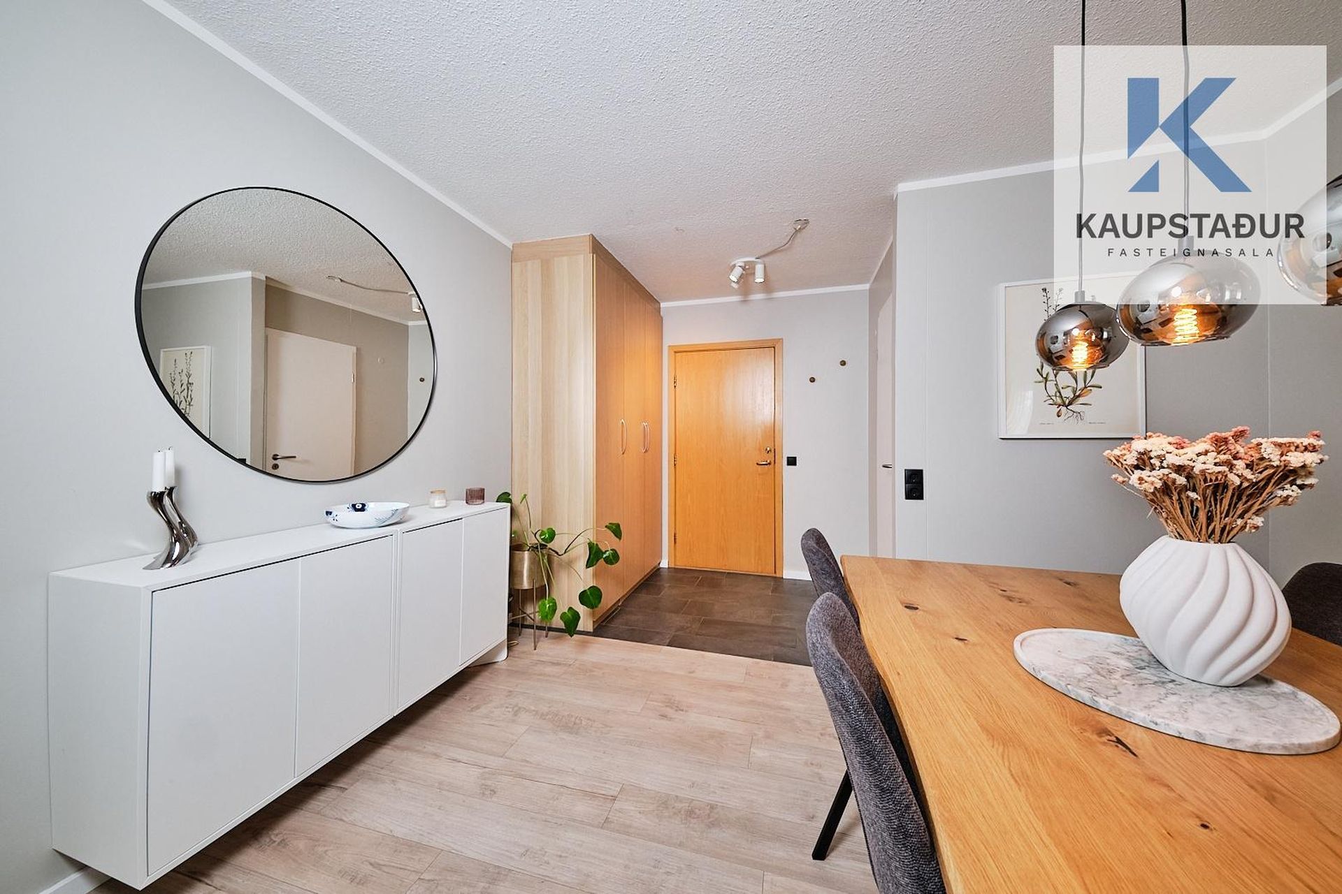 Vallarás 5 - 0206, 110 Reykjavík