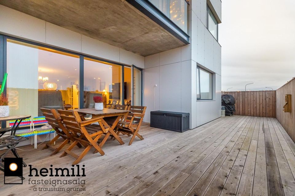 Breiðakur 8, 210 Garðabær