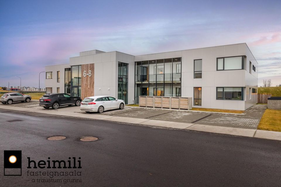 Breiðakur 8, 210 Garðabær