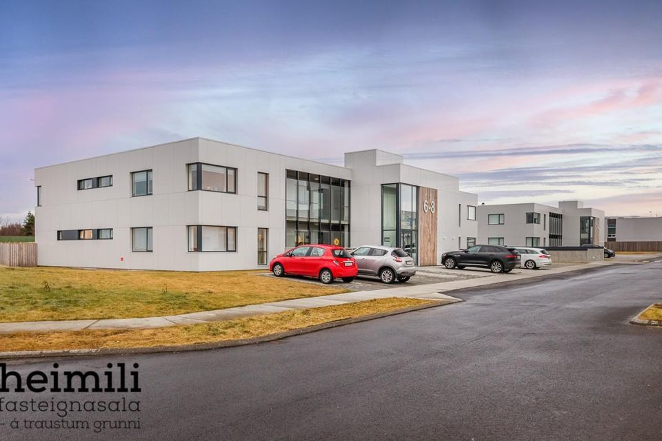 Breiðakur 8, 210 Garðabær