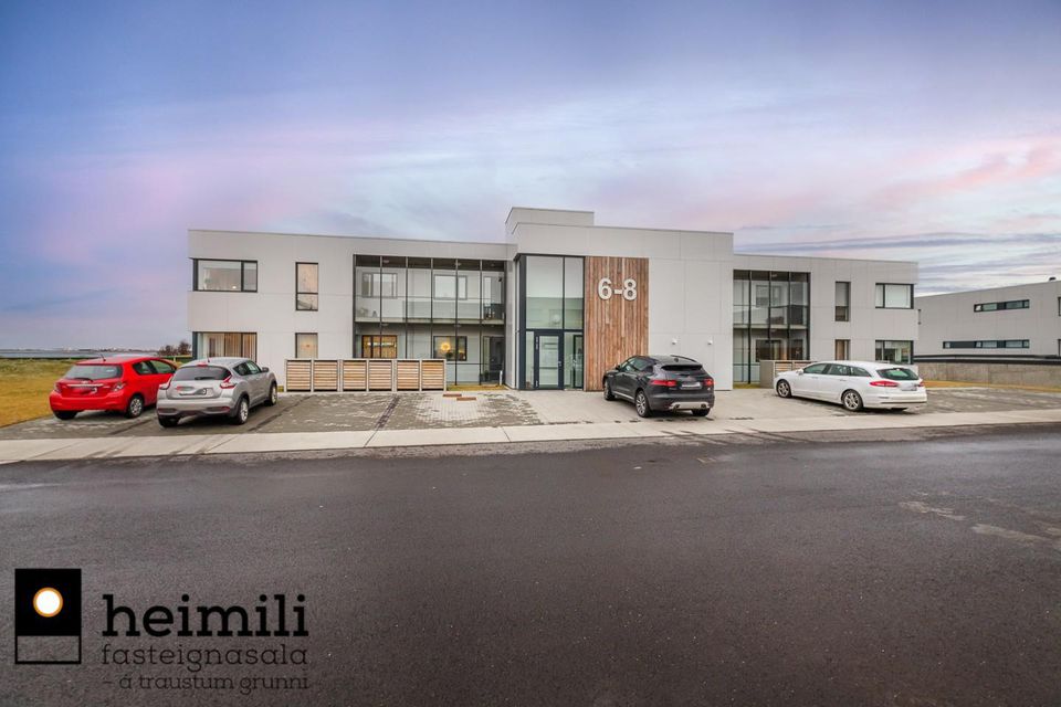 Breiðakur 8, 210 Garðabær