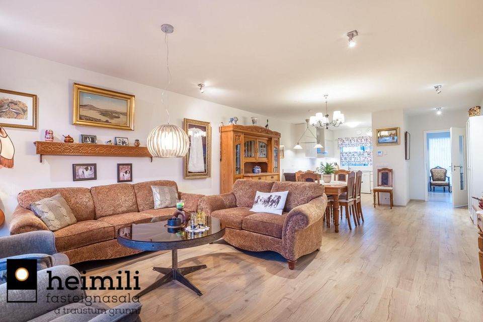 Breiðakur 8, 210 Garðabær