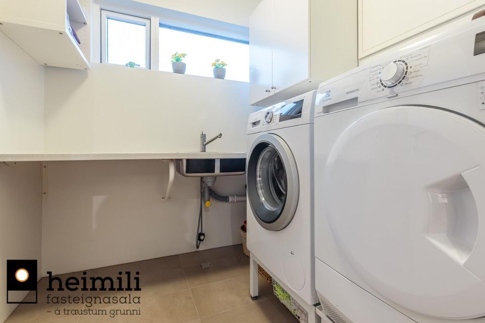 Breiðakur 8, 210 Garðabær