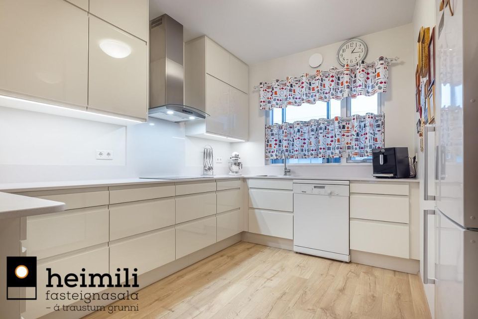 Breiðakur 8, 210 Garðabær