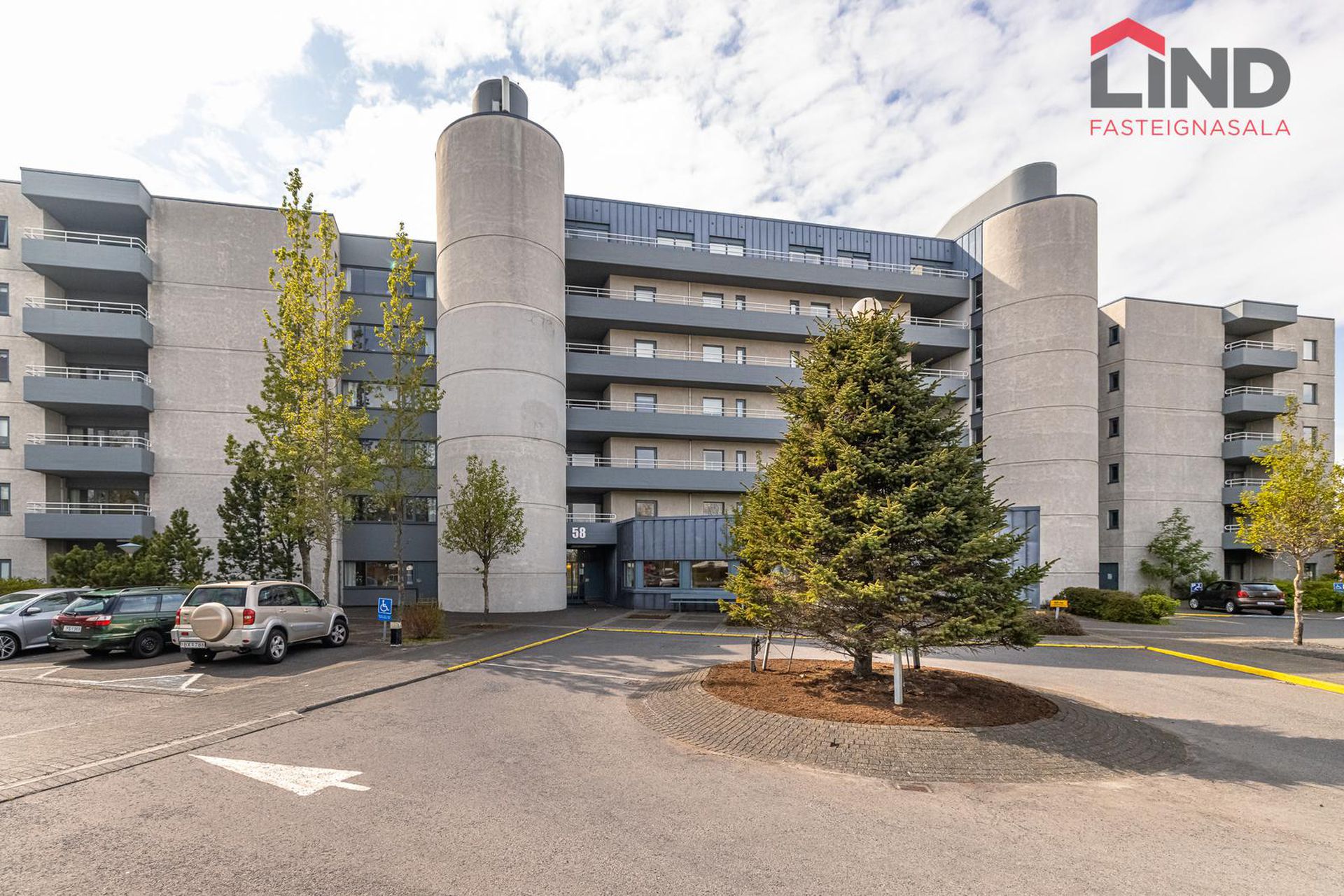 Hvassaleiti 56, 103 Reykjavík