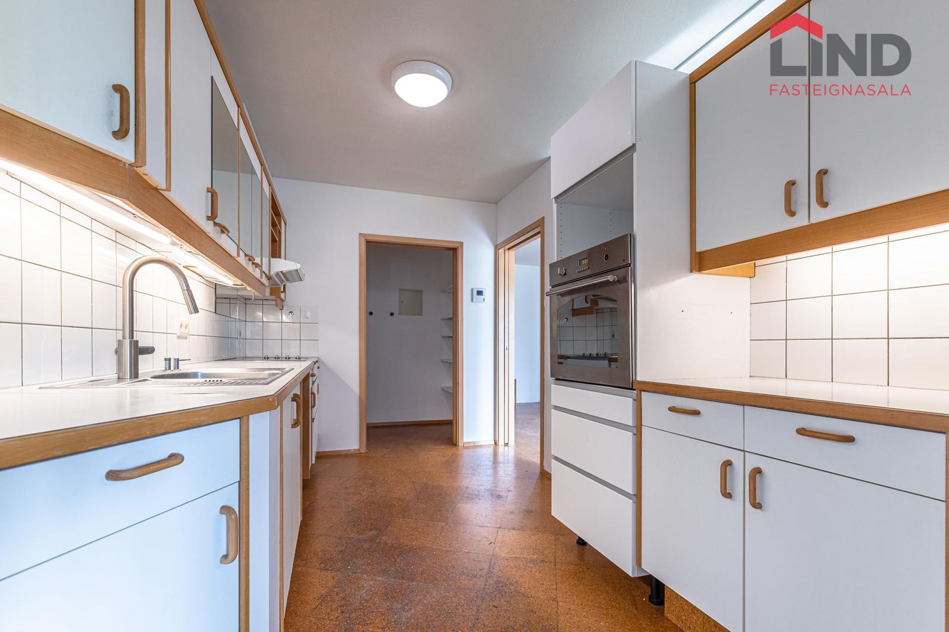 Hvassaleiti 56, 103 Reykjavík