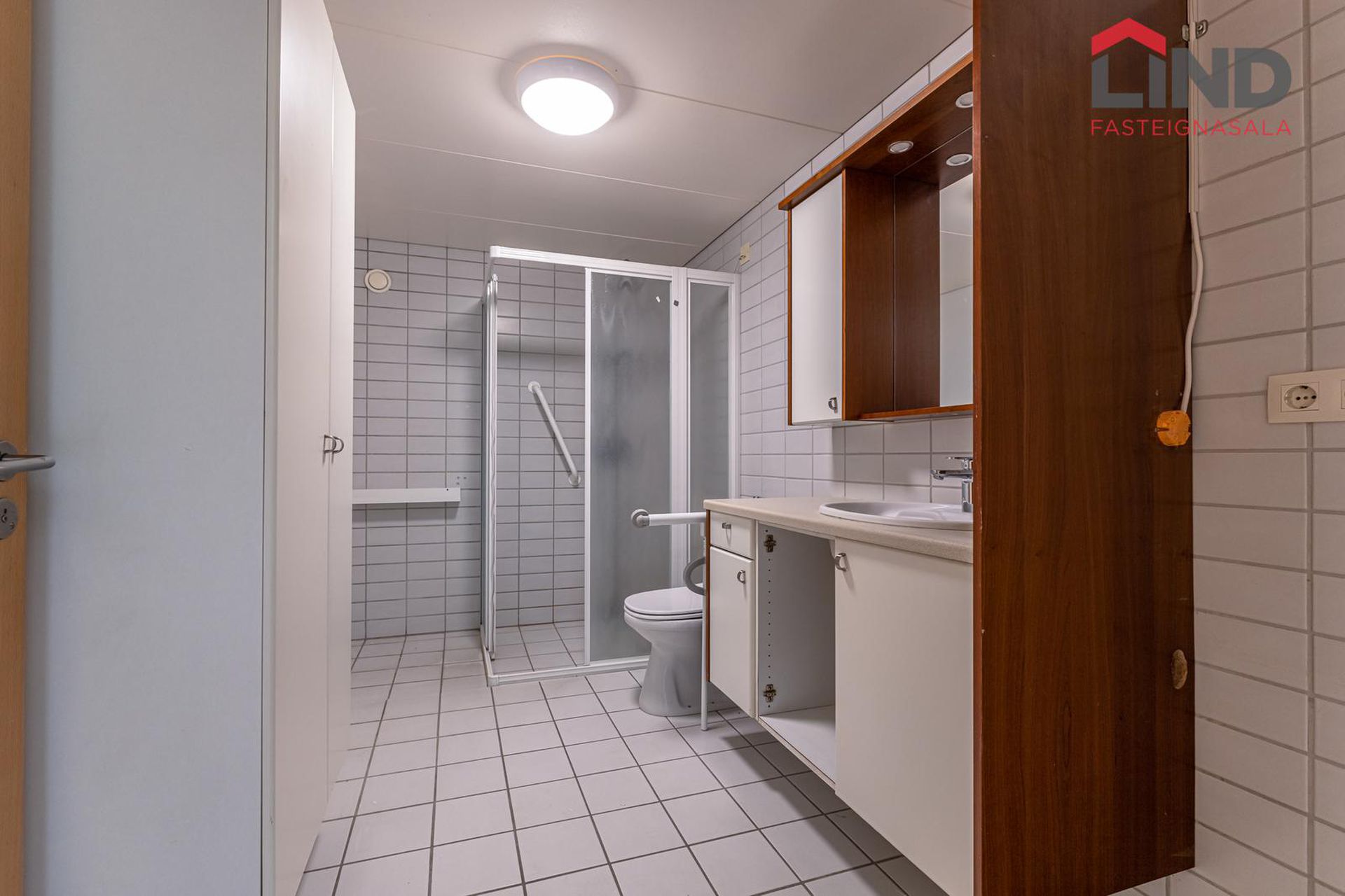 Hvassaleiti 56, 103 Reykjavík