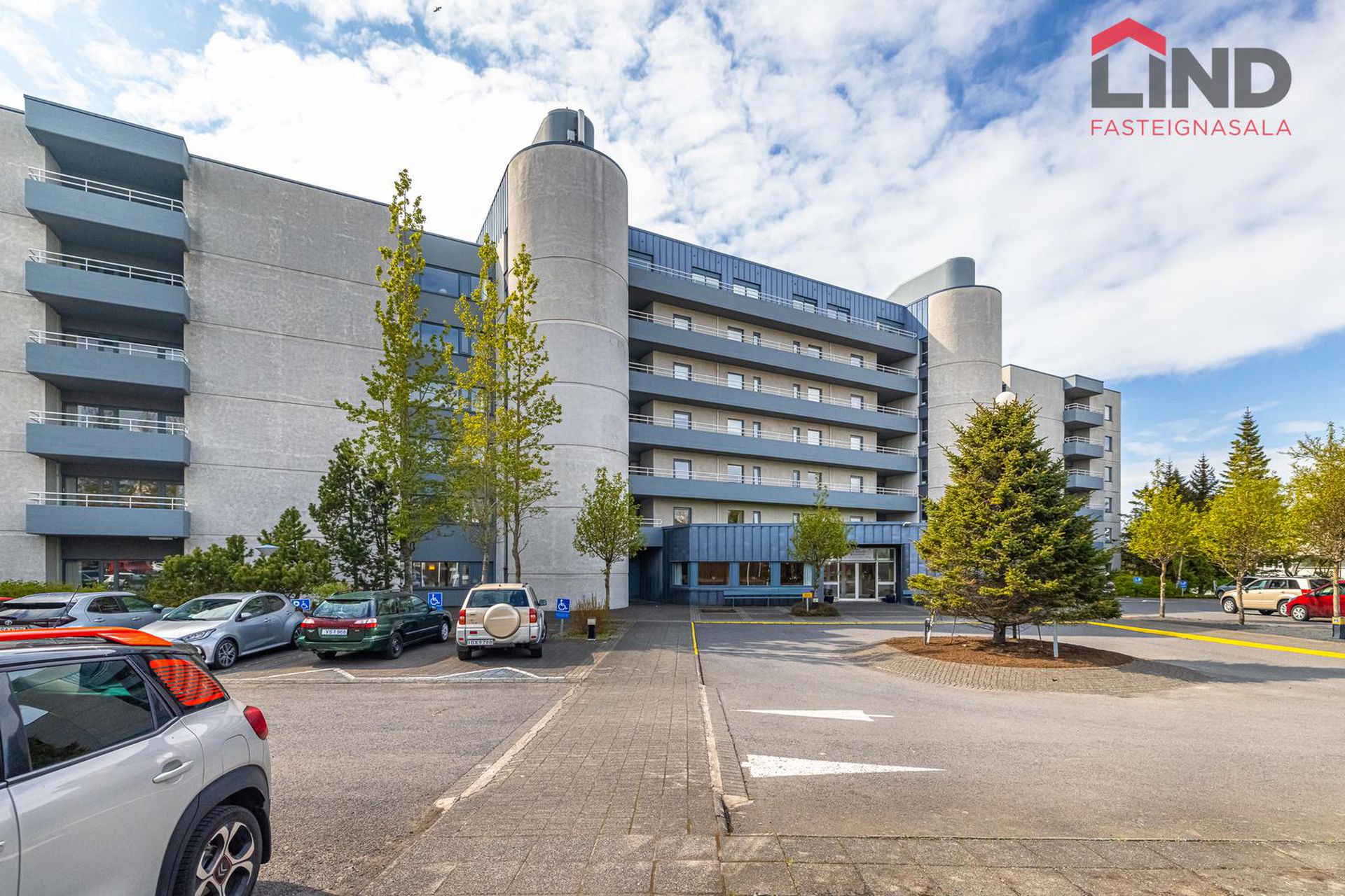 Hvassaleiti 56, 103 Reykjavík