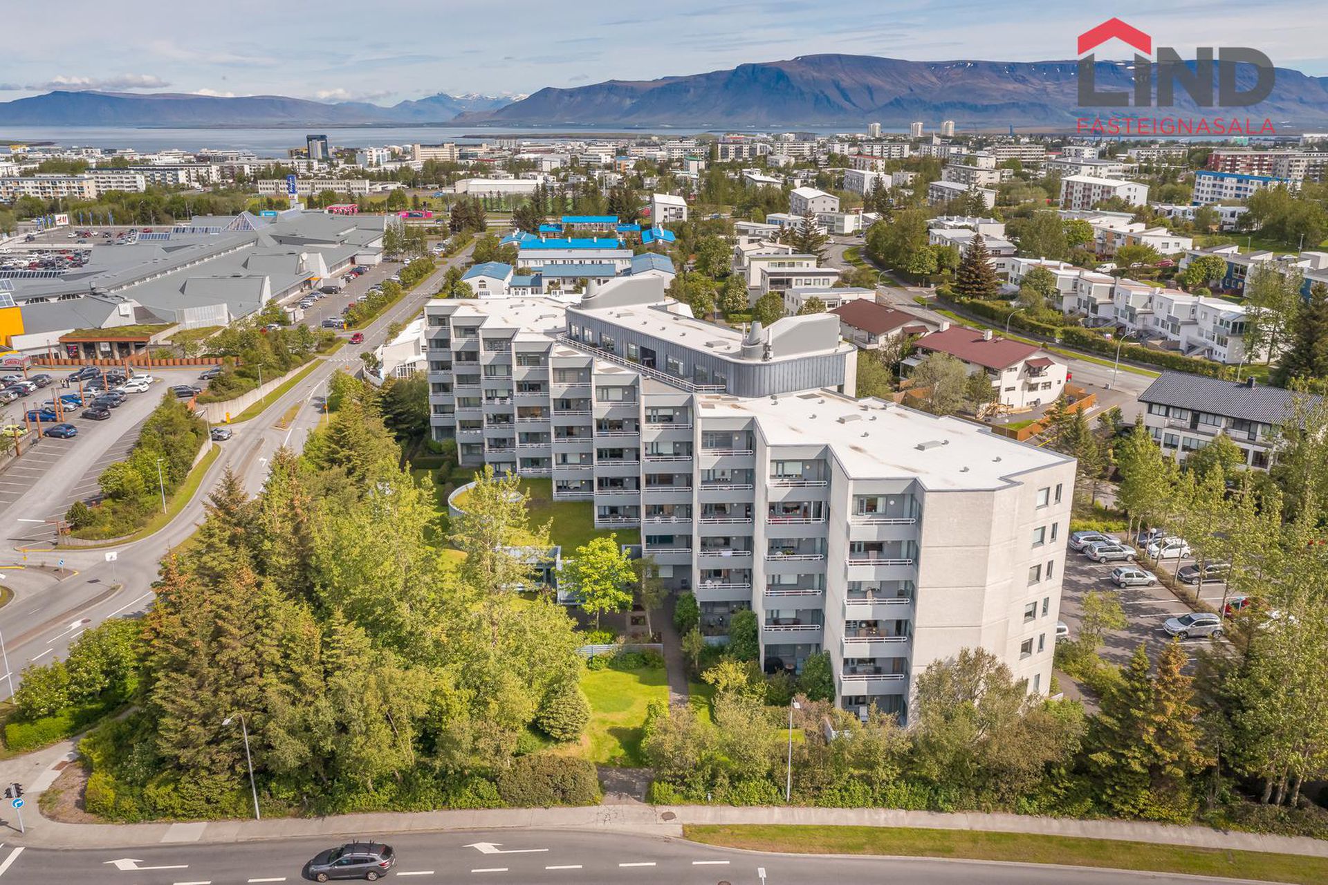 Hvassaleiti 56, 103 Reykjavík