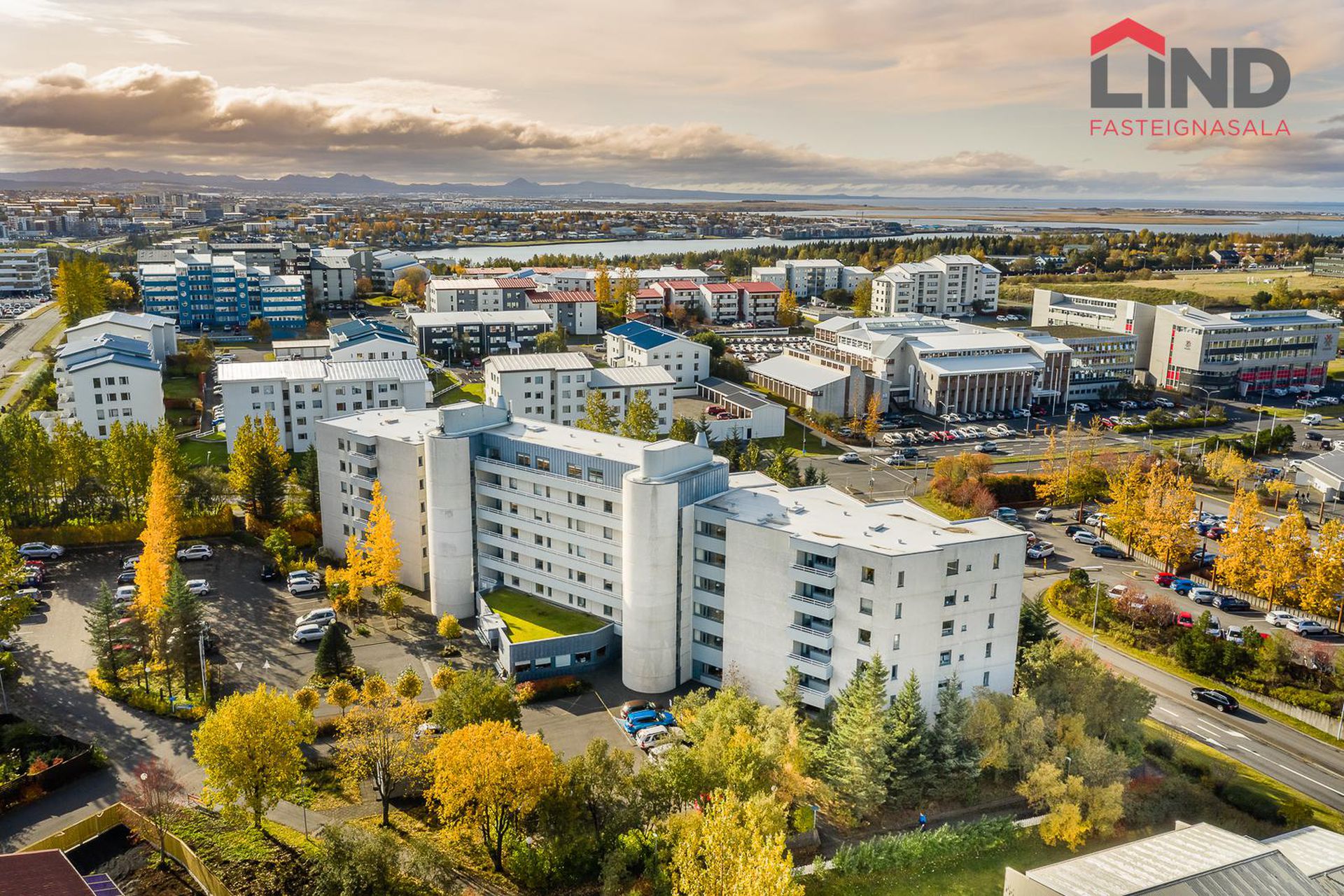Hvassaleiti 56, 103 Reykjavík